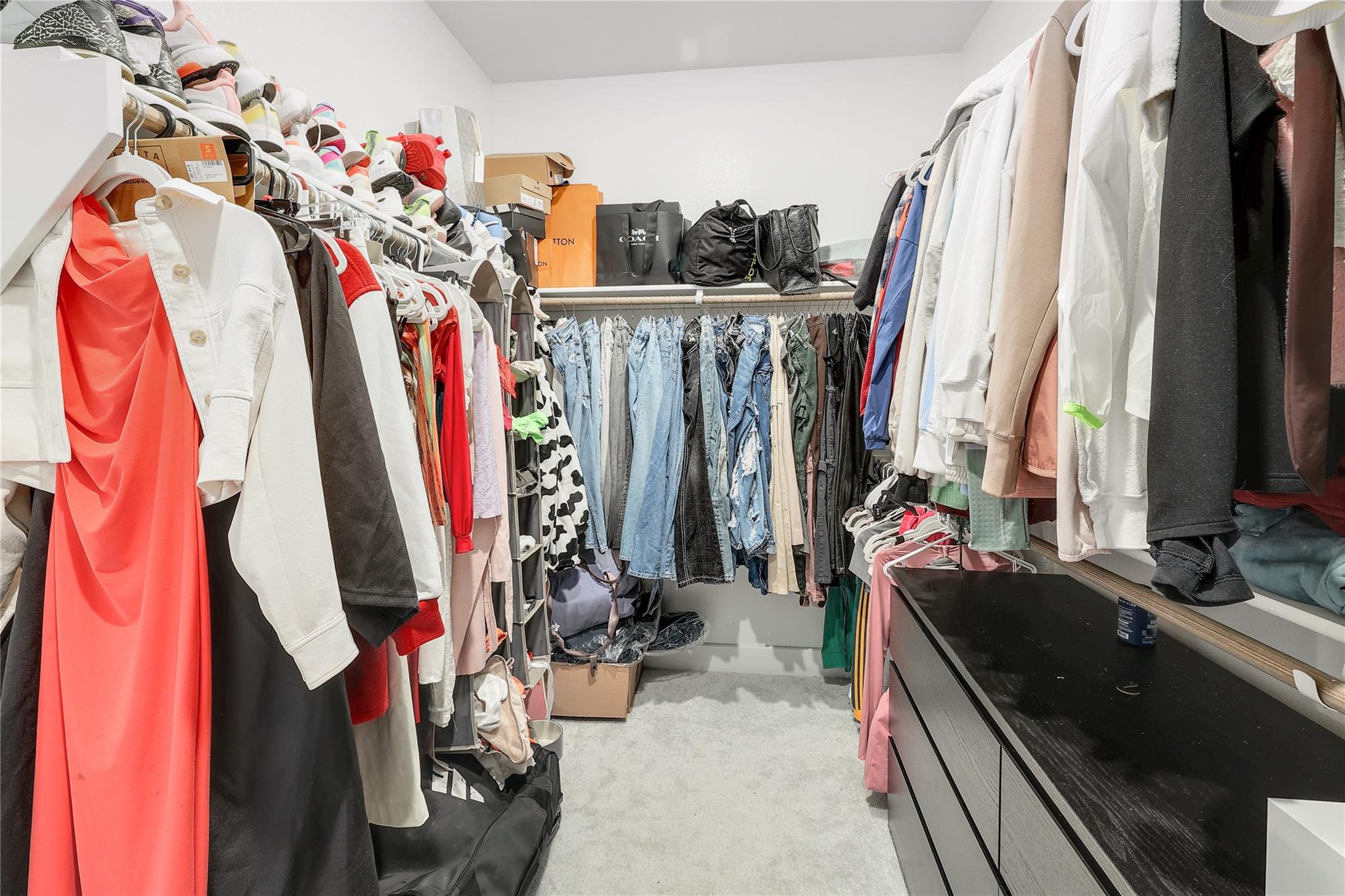 207 Flowers Ave, Hutto, TX 78634