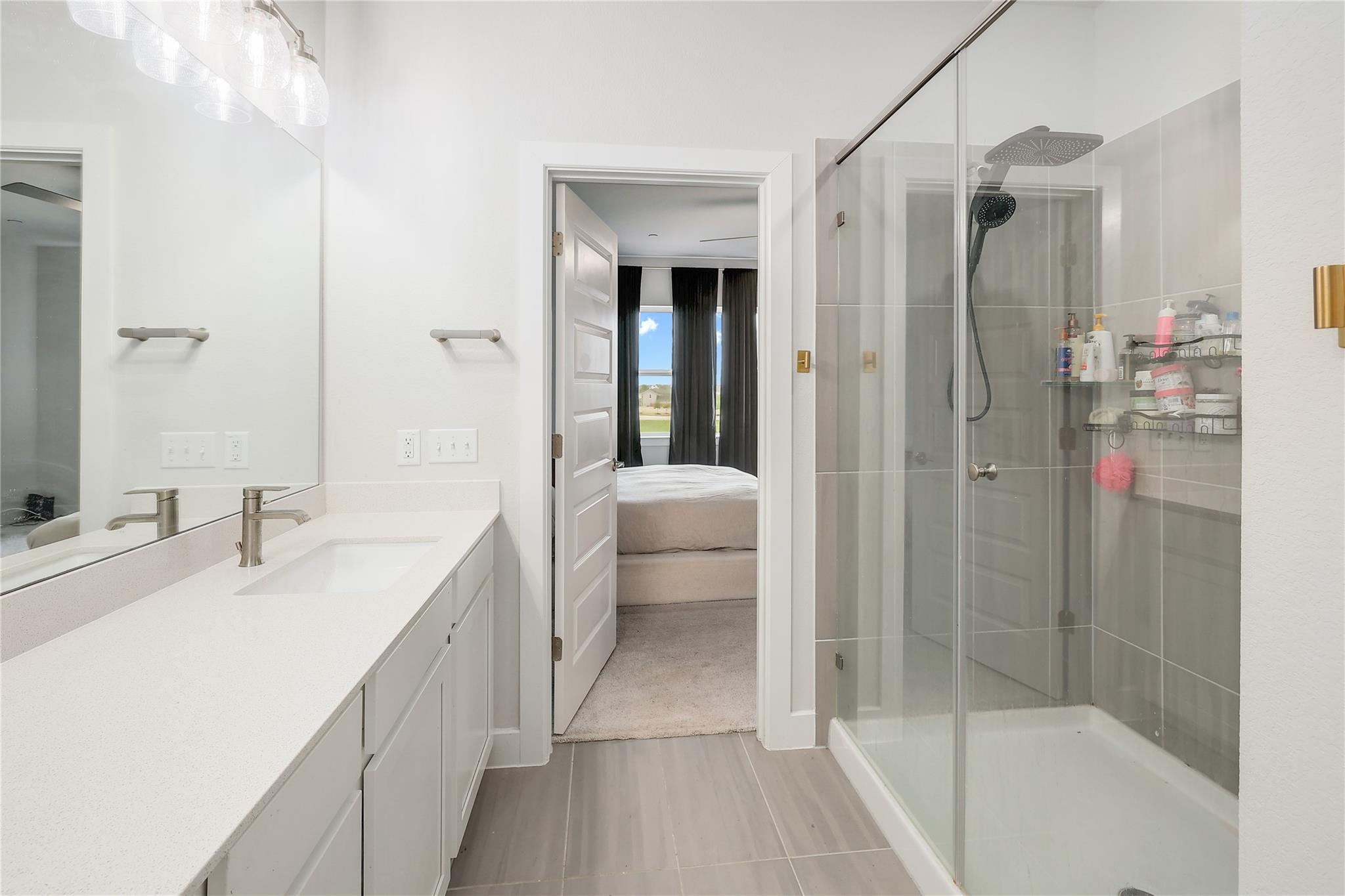 207 Flowers Ave, Hutto, TX 78634