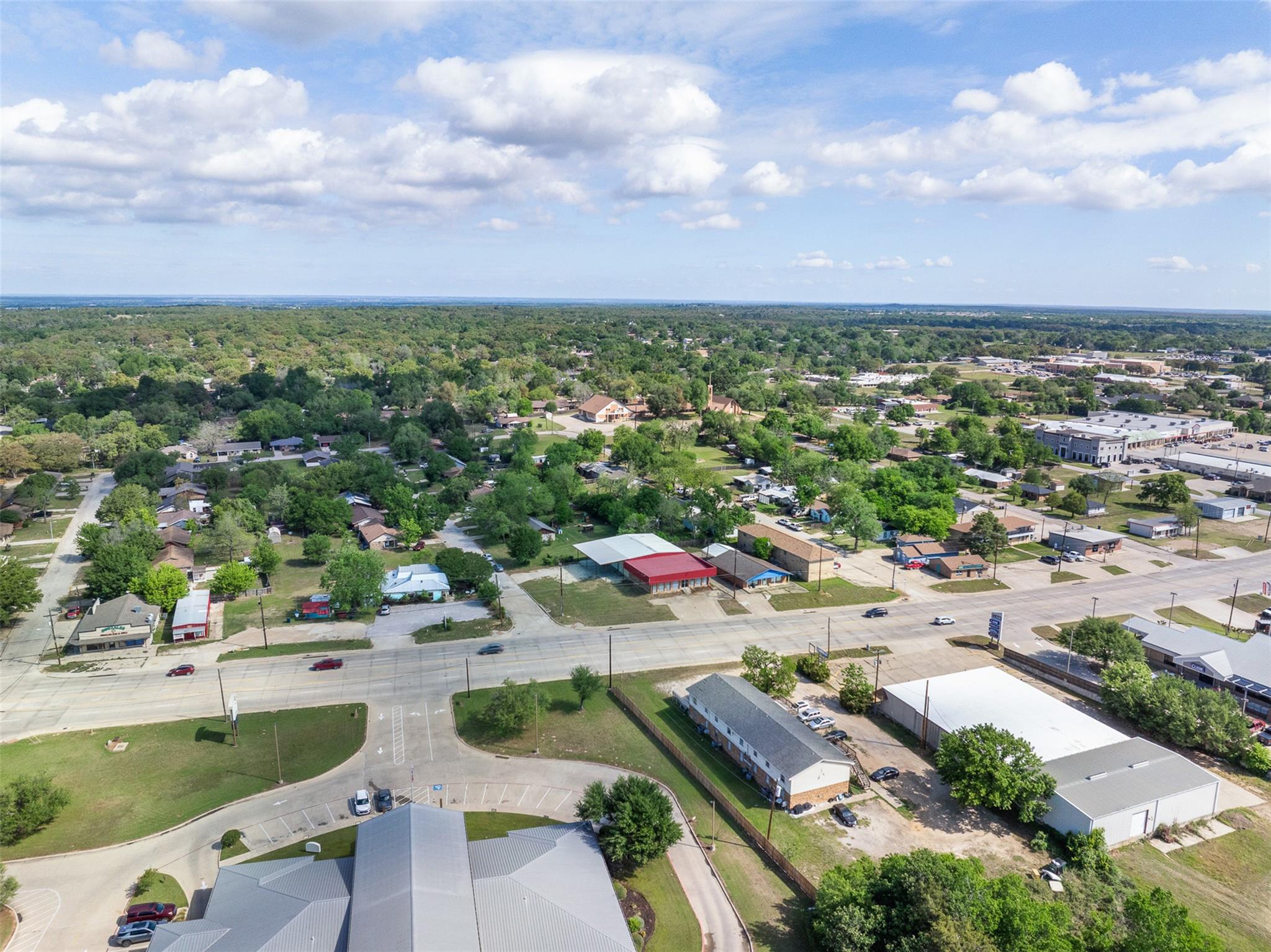 1804 W Cameron Ave, Rockdale, TX 76567