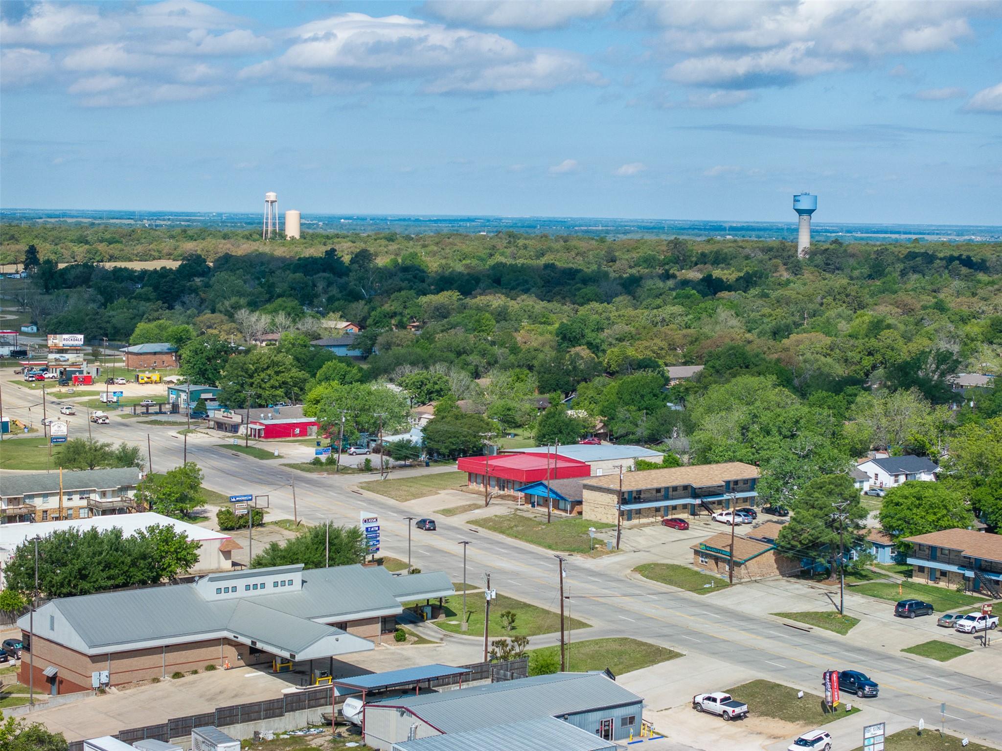 1804 W Cameron Ave, Rockdale, TX 76567