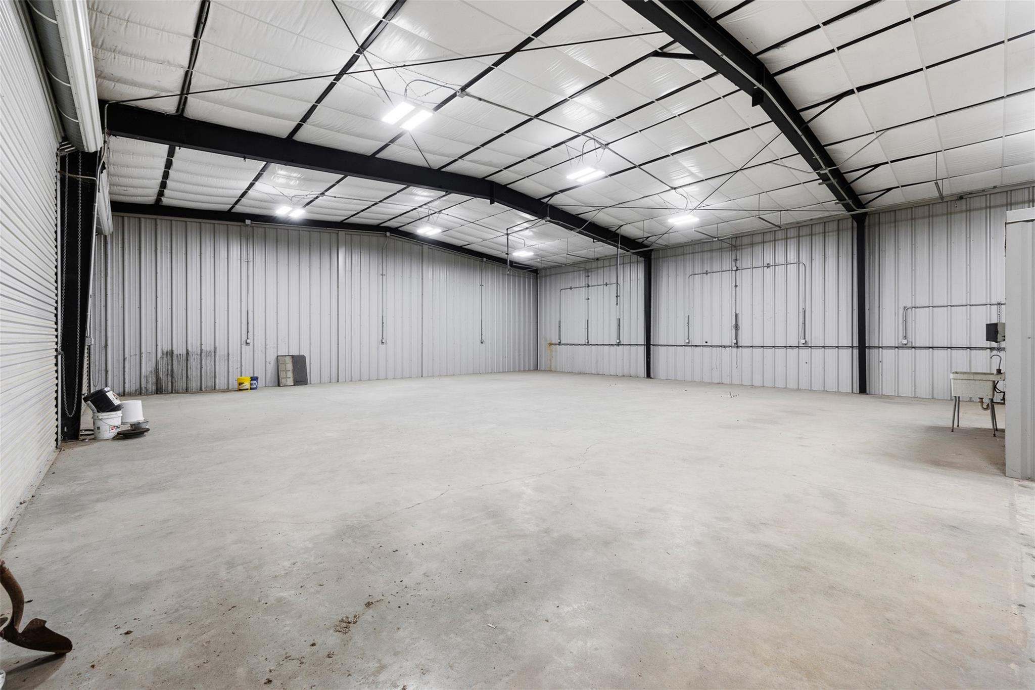 1804 W Cameron Ave, Rockdale, TX 76567