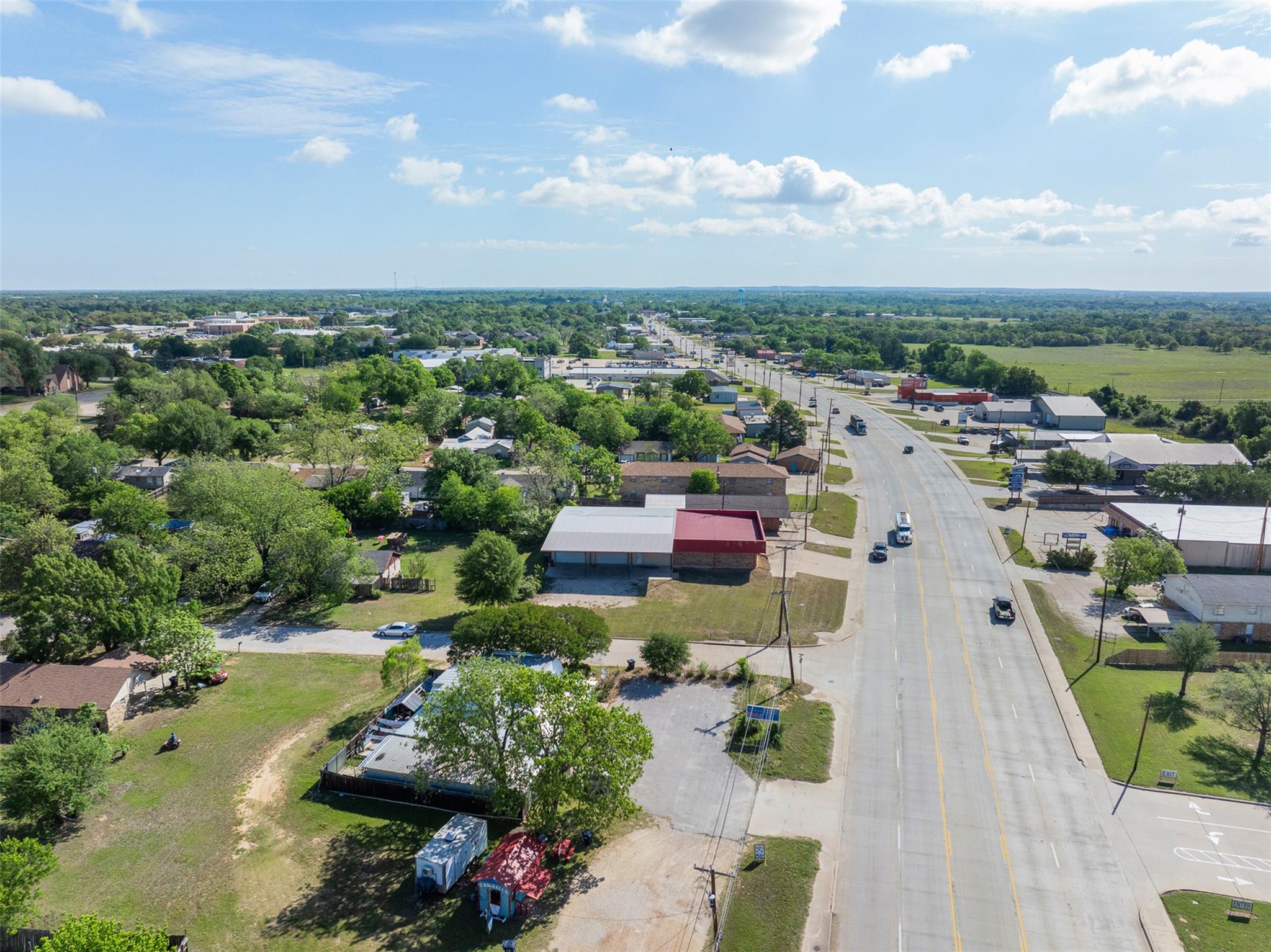 1804 W Cameron Ave, Rockdale, TX 76567