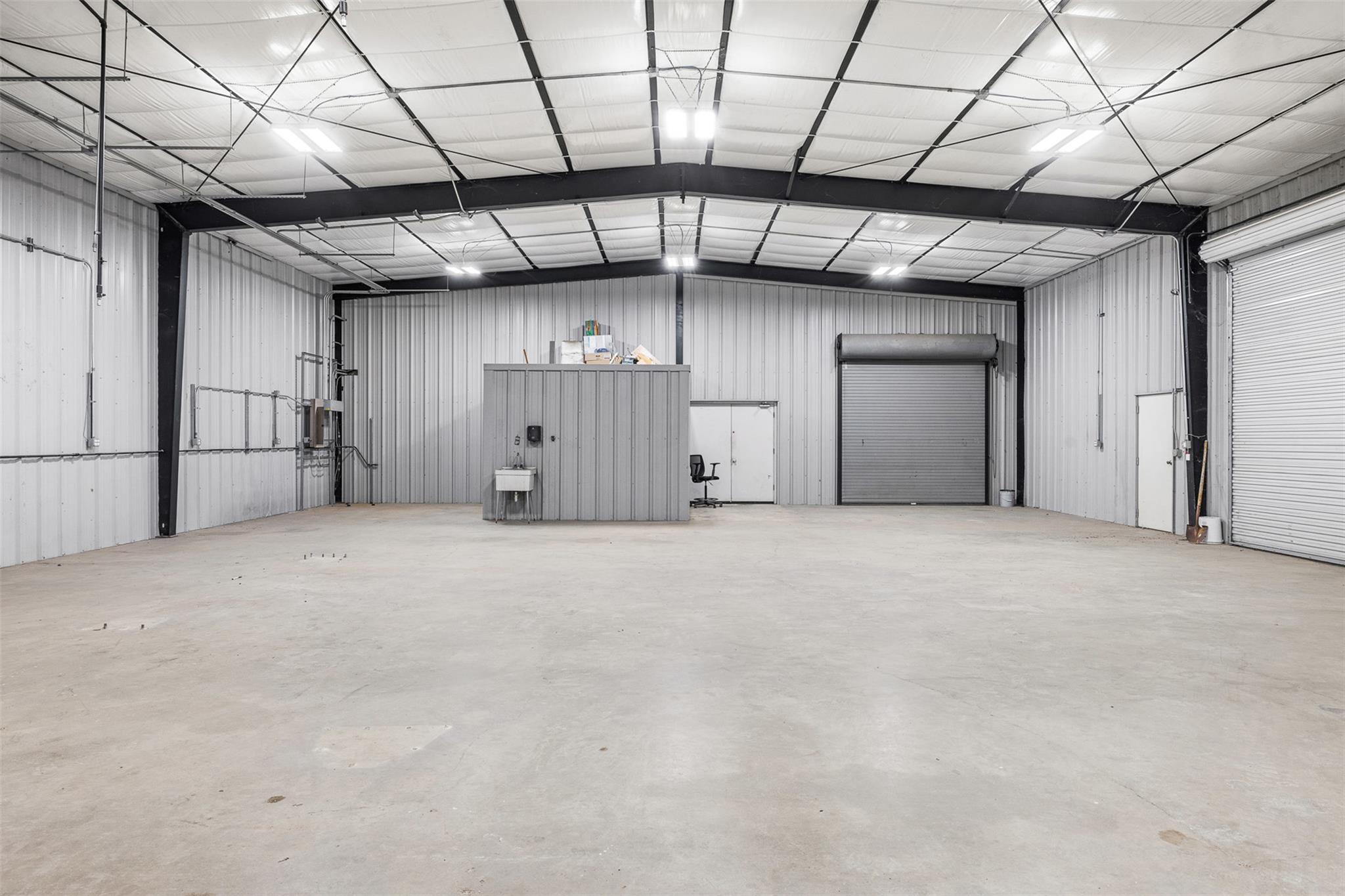 1804 W Cameron Ave, Rockdale, TX 76567