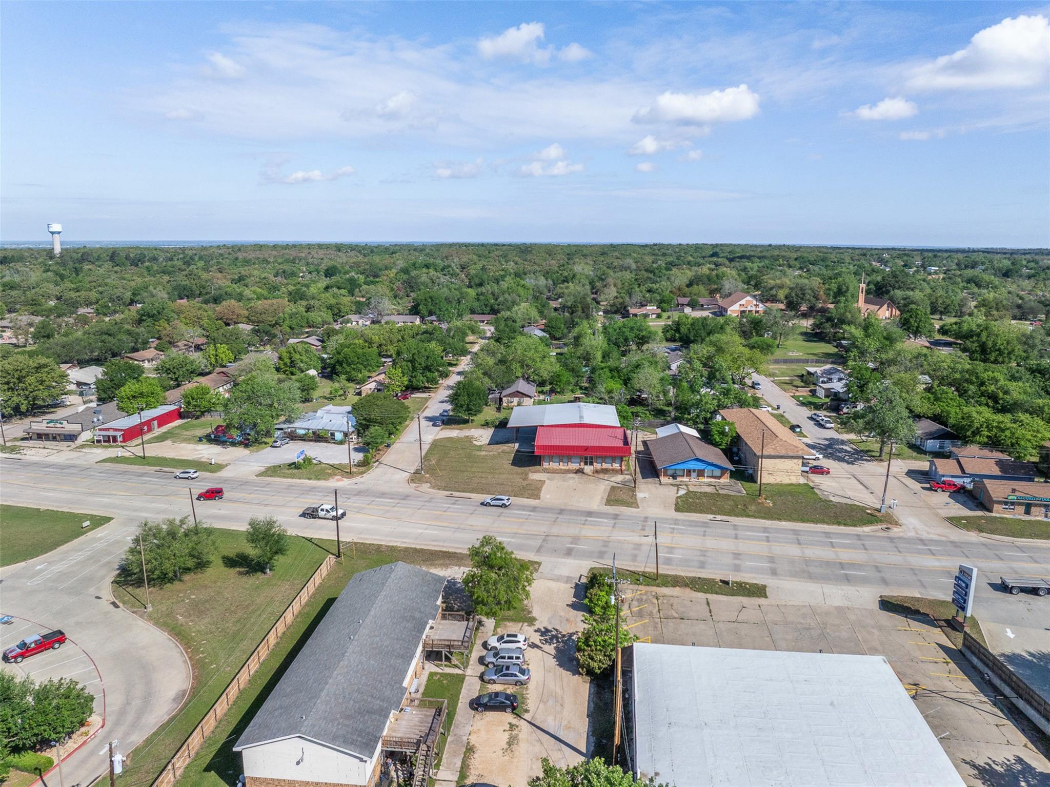 1804 W Cameron Ave, Rockdale, TX 76567