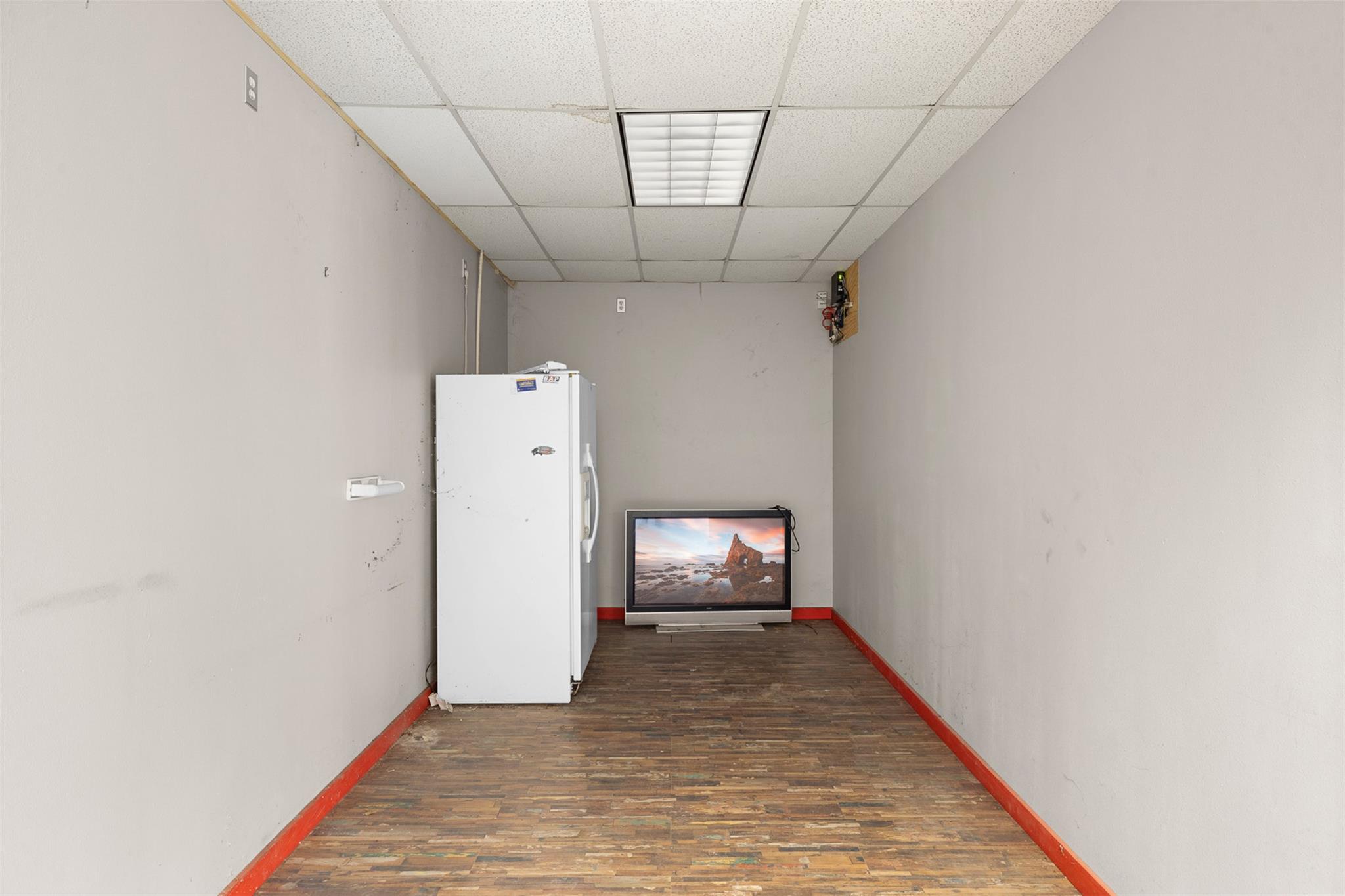 1804 W Cameron Ave, Rockdale, TX 76567