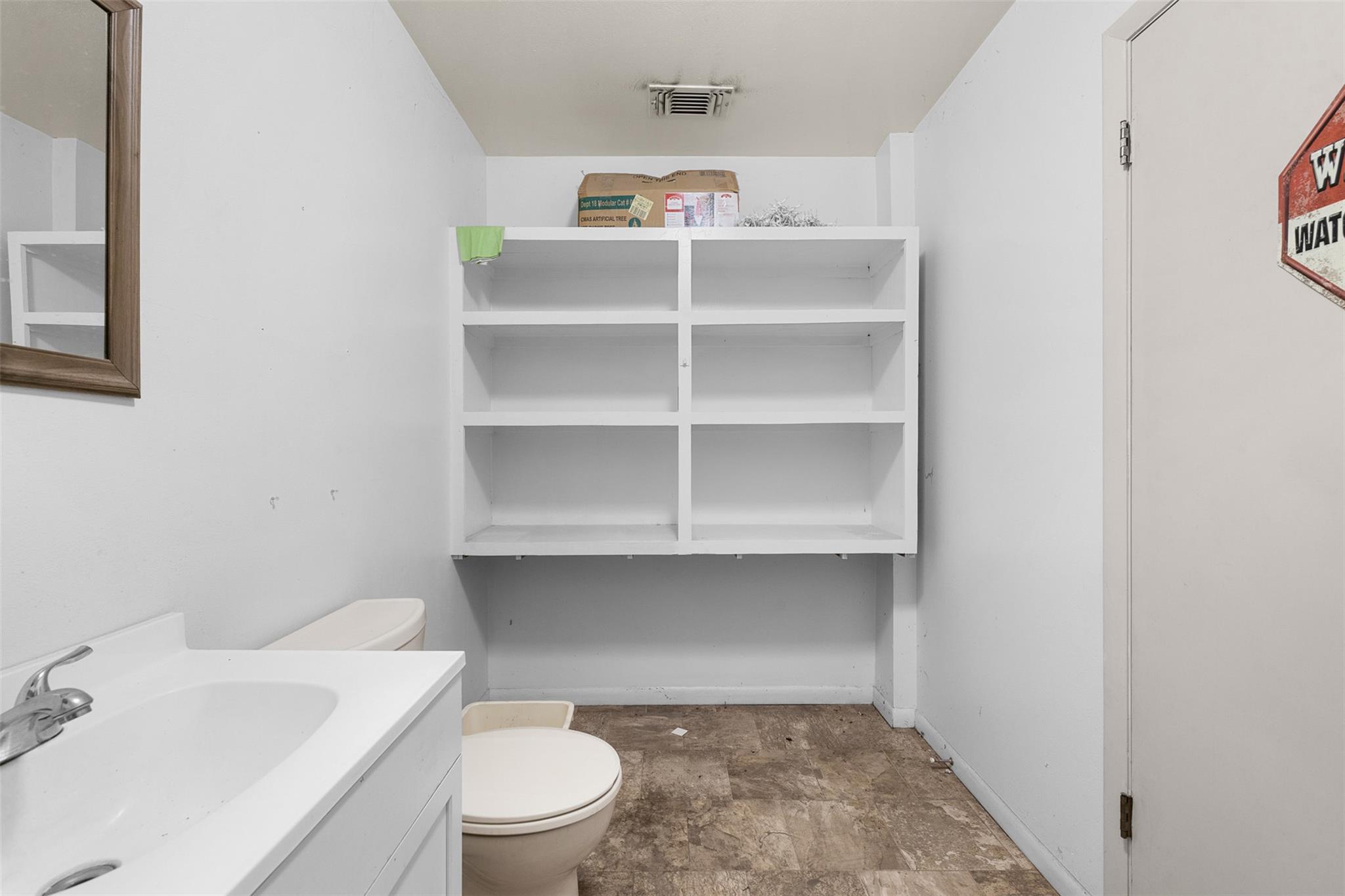 1804 W Cameron Ave, Rockdale, TX 76567