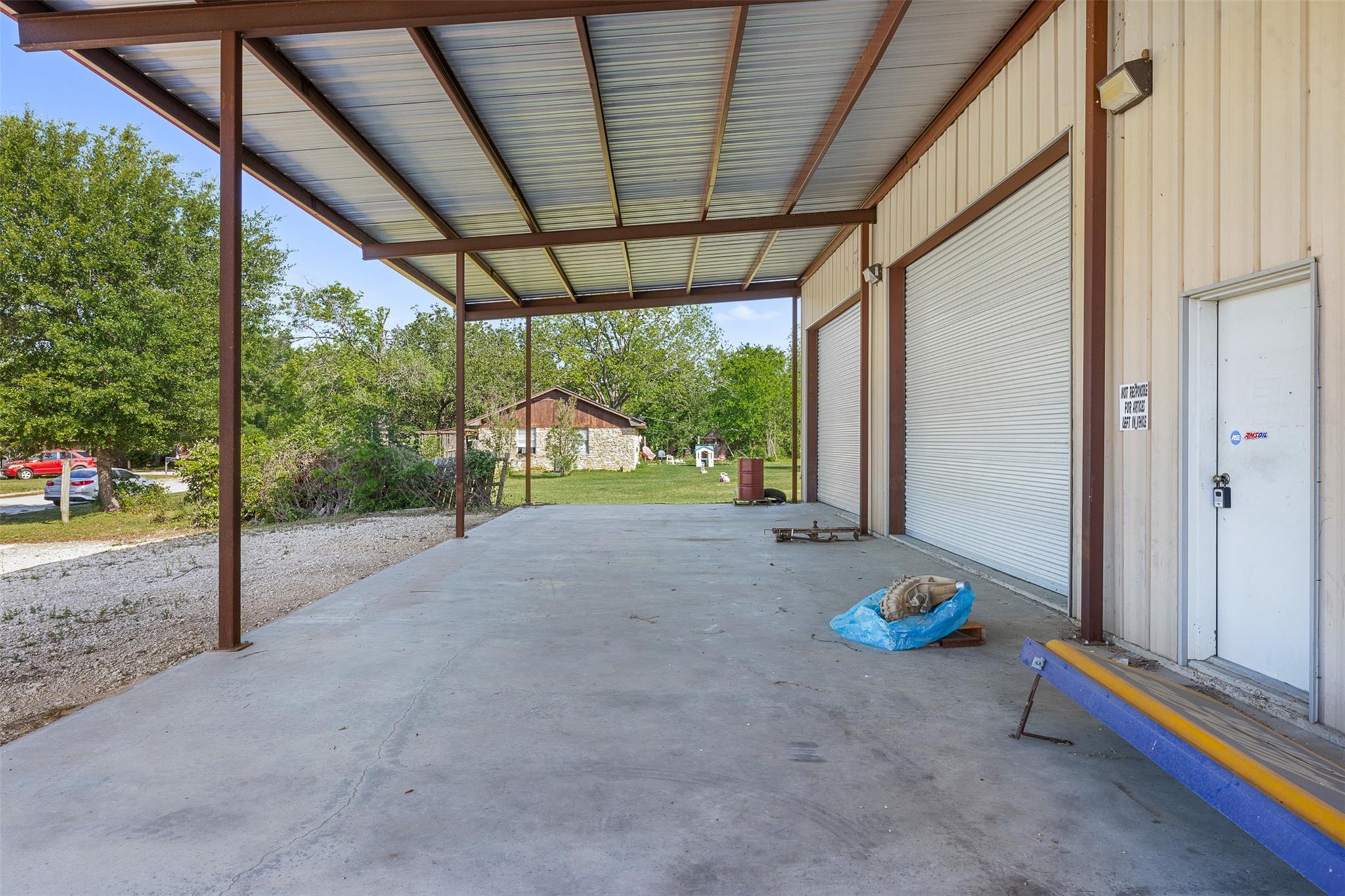 1804 W Cameron Ave, Rockdale, TX 76567