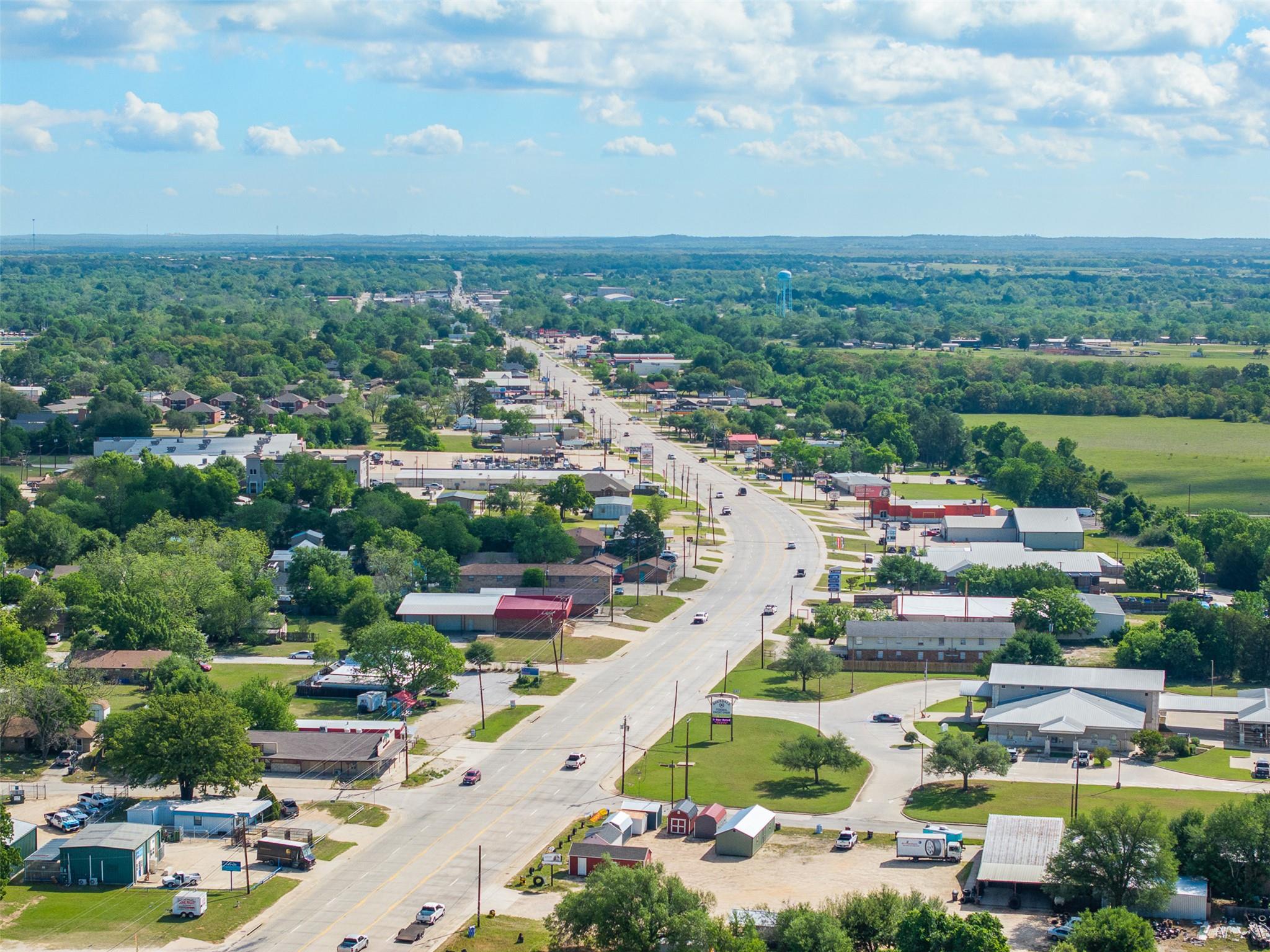 1804 W Cameron Ave, Rockdale, TX 76567