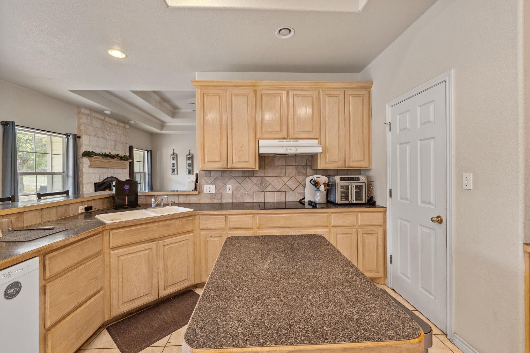 10045 W Cave Loop, Dripping Springs, TX 78620