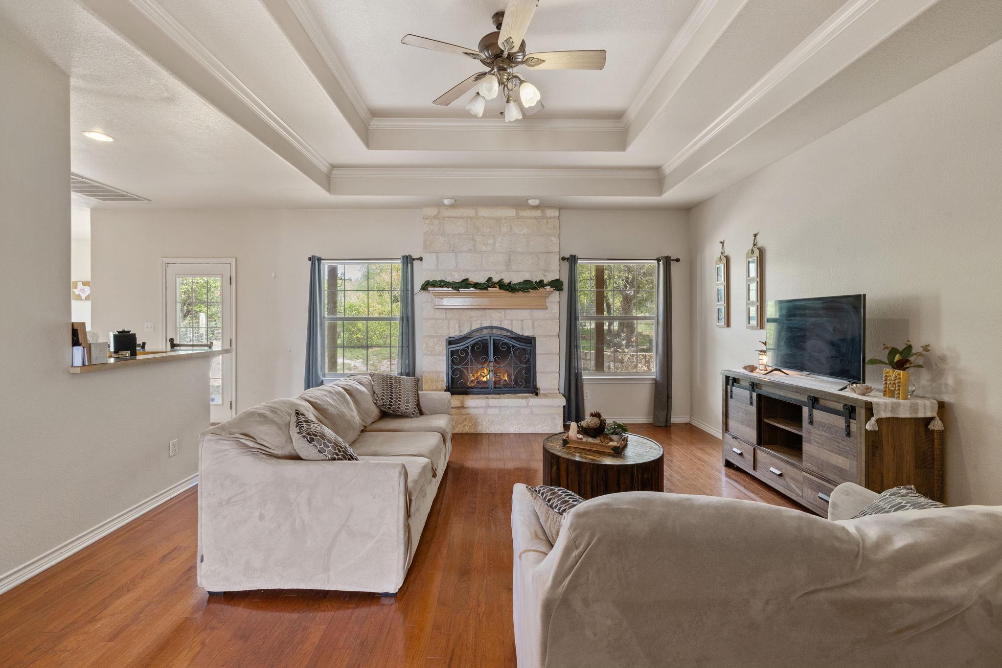 10045 W Cave Loop, Dripping Springs, TX 78620