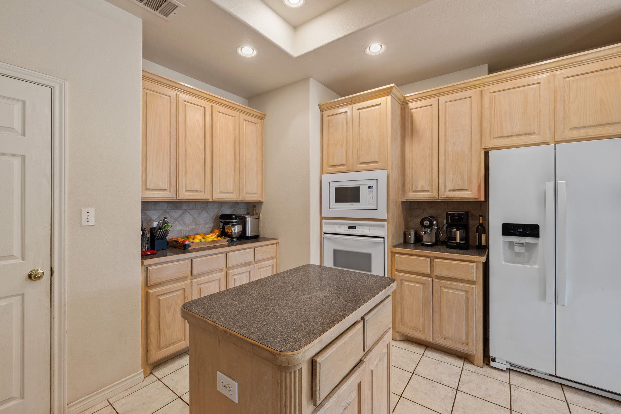 10045 W Cave Loop, Dripping Springs, TX 78620