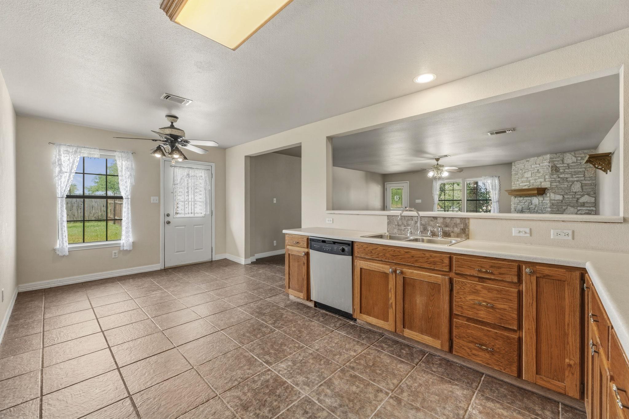 161 Still Forest Dr, Cedar Creek, TX 78612