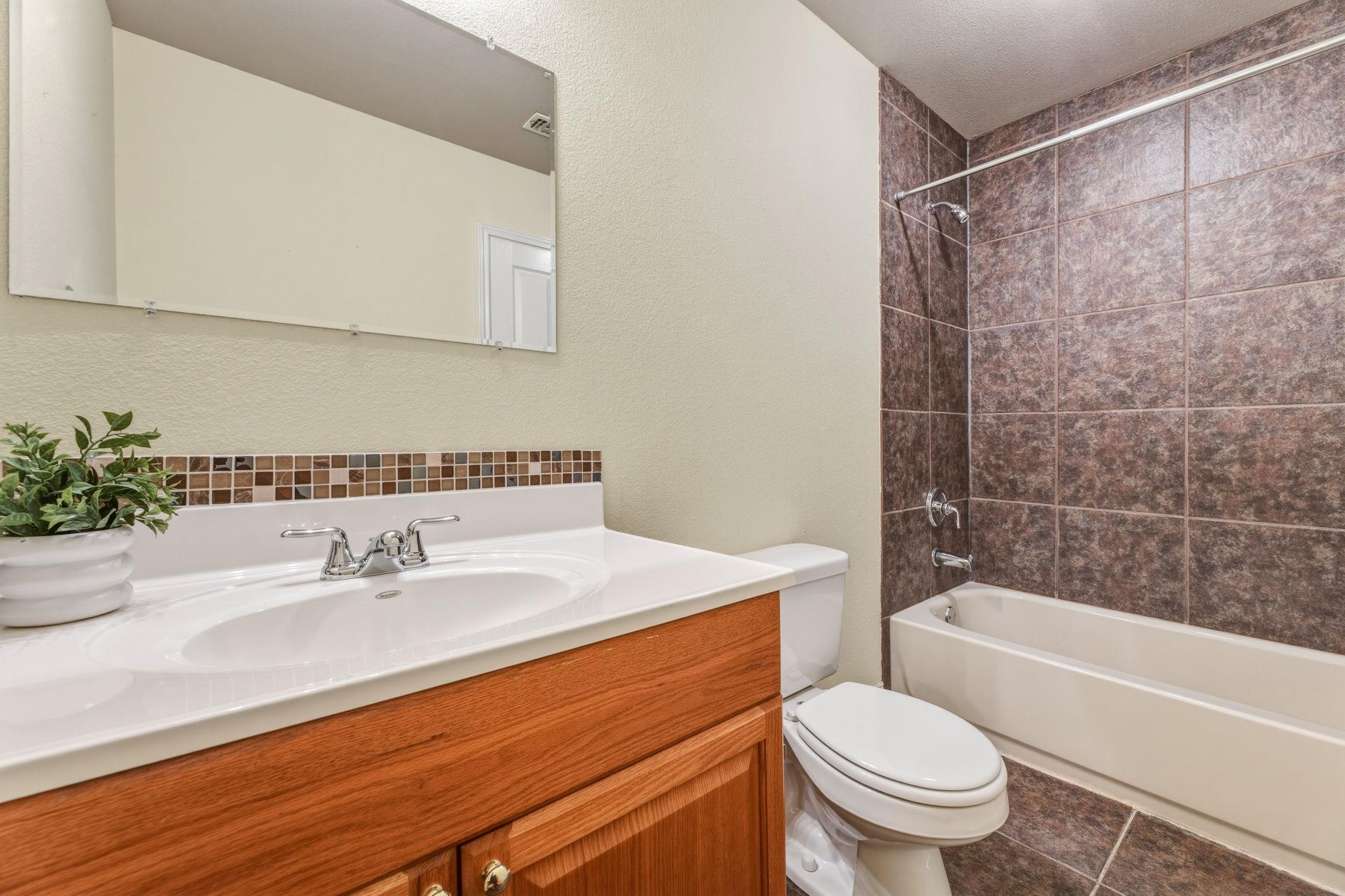 161 Still Forest Dr, Cedar Creek, TX 78612