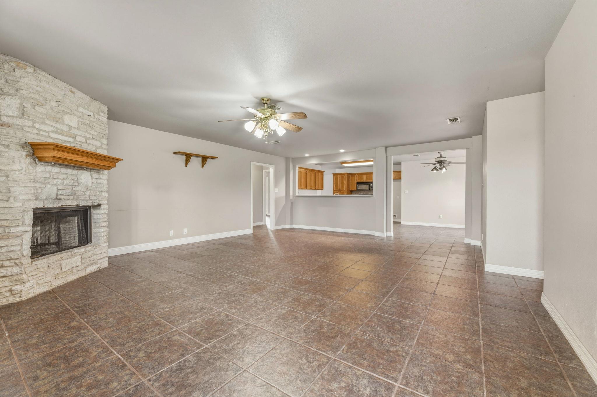 161 Still Forest Dr, Cedar Creek, TX 78612