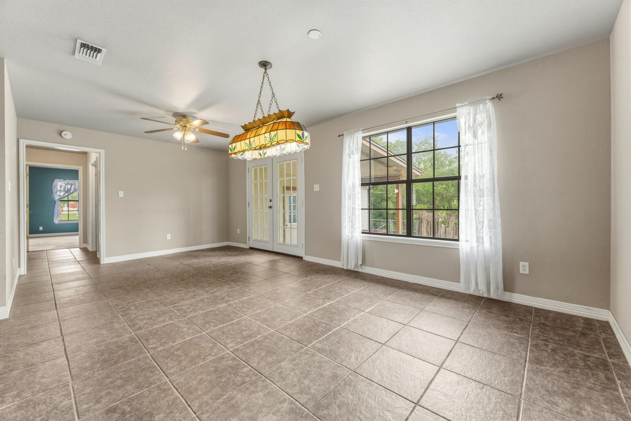 161 Still Forest Dr, Cedar Creek, TX 78612