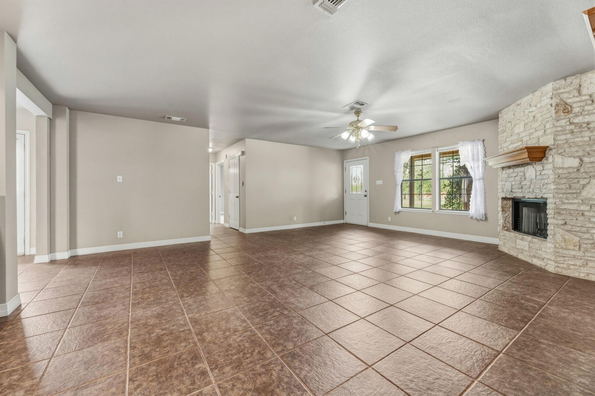 161 Still Forest Dr, Cedar Creek, TX 78612