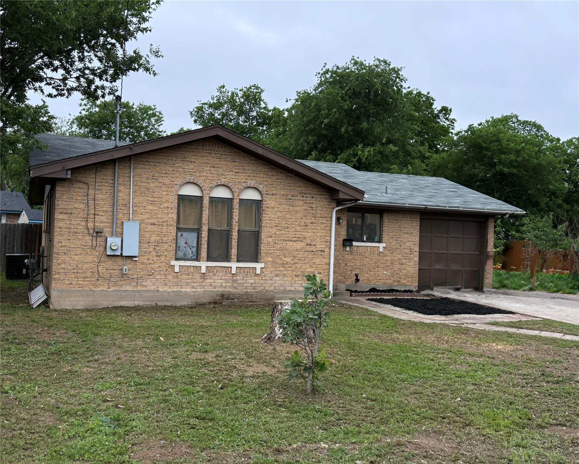 1704 S Walnut St, Georgetown, TX 78626