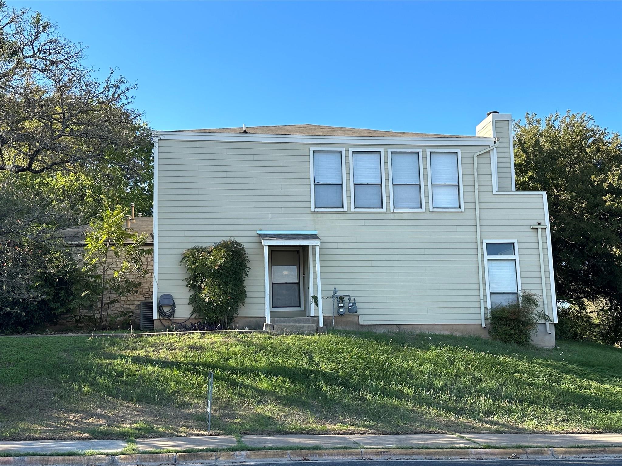 6728 LANCRET HILL Dr # B, Austin, TX 78745