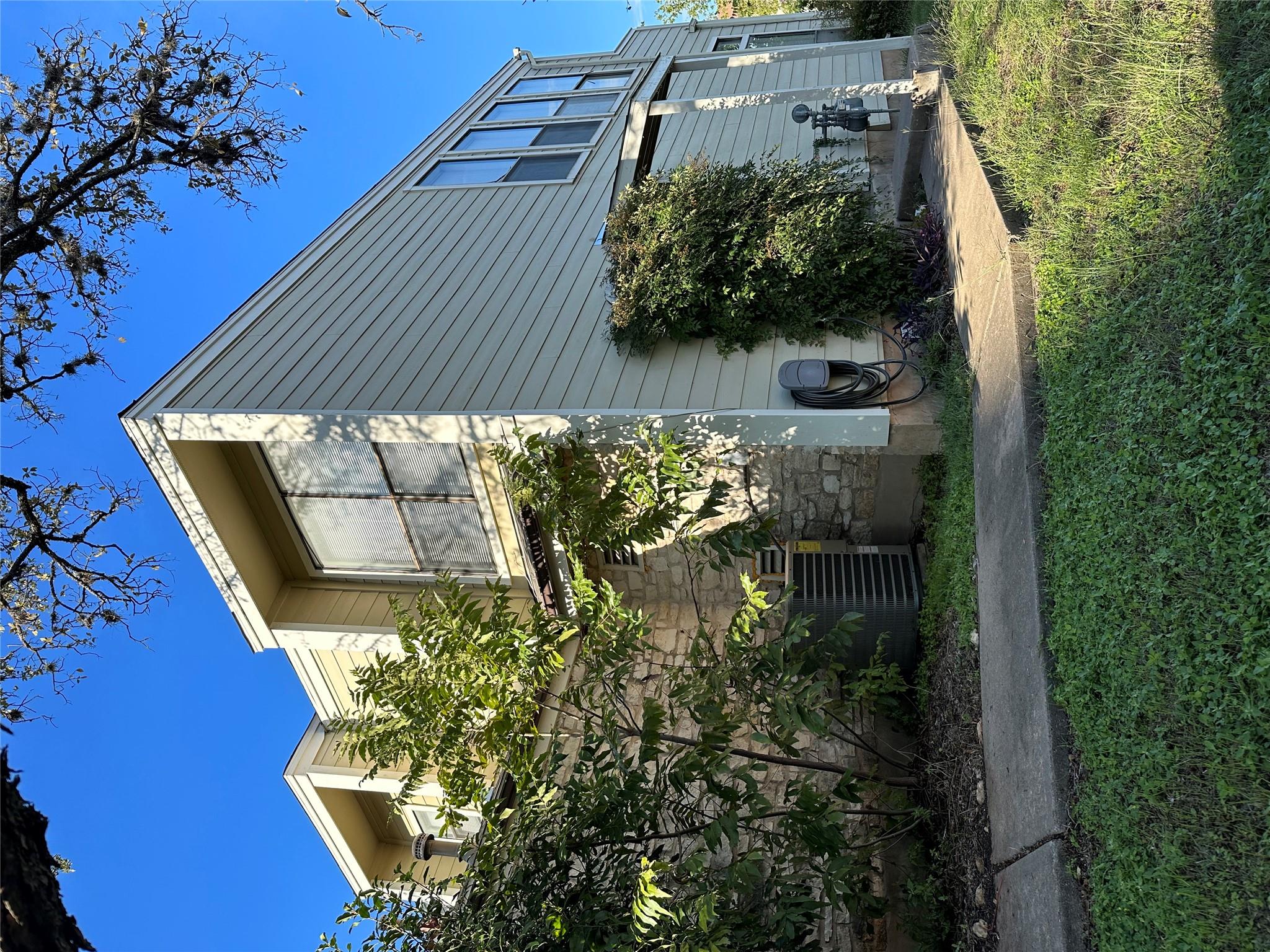 6728 LANCRET HILL Dr # B, Austin, TX 78745