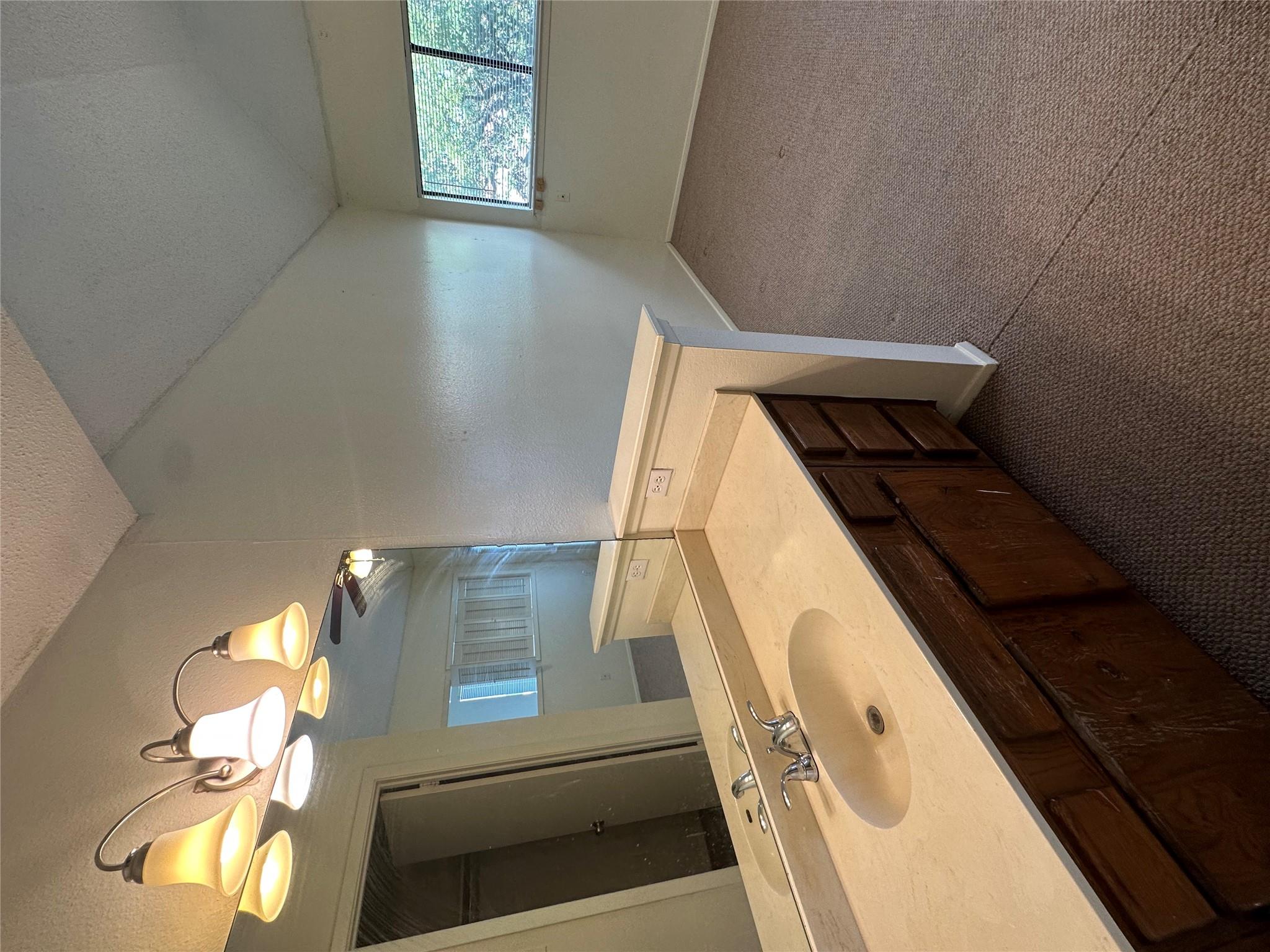 6728 LANCRET HILL Dr # B, Austin, TX 78745