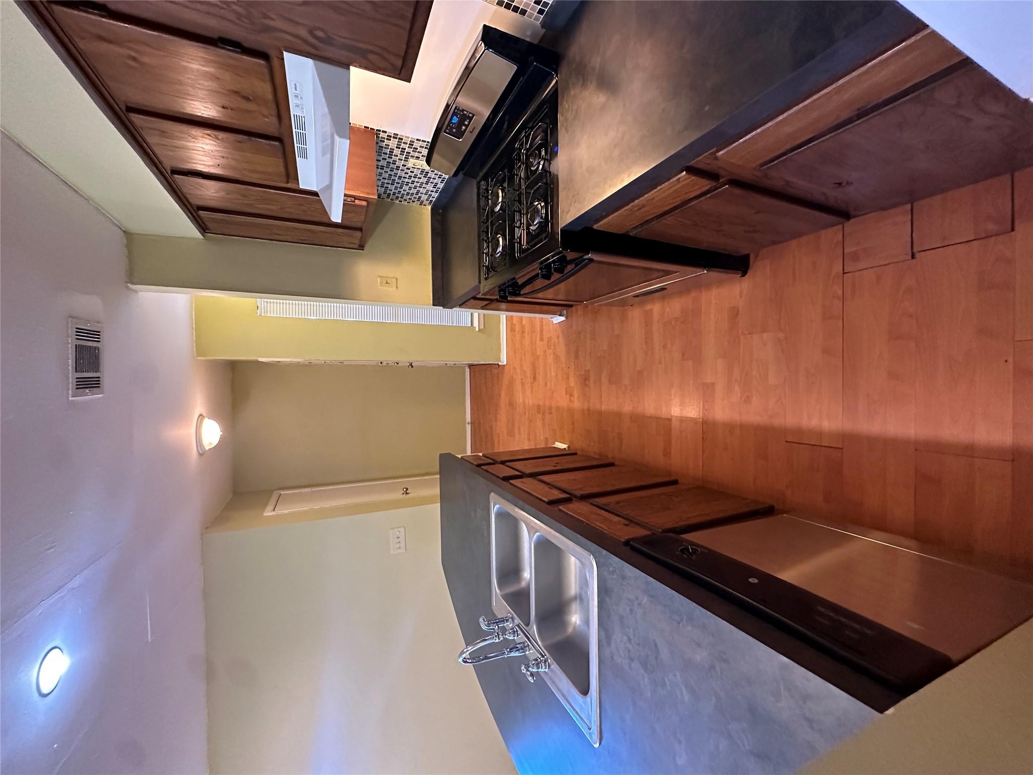 6728 LANCRET HILL Dr # B, Austin, TX 78745