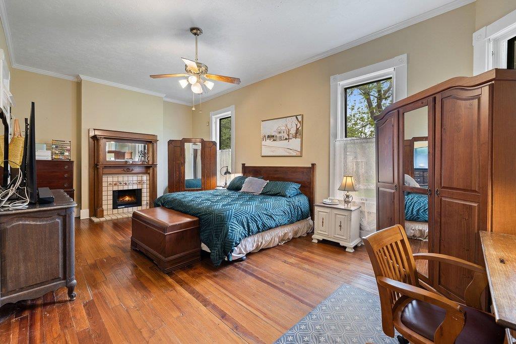 819 Hackberry St, Taylor, TX 76574