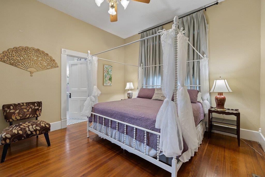 819 Hackberry St, Taylor, TX 76574