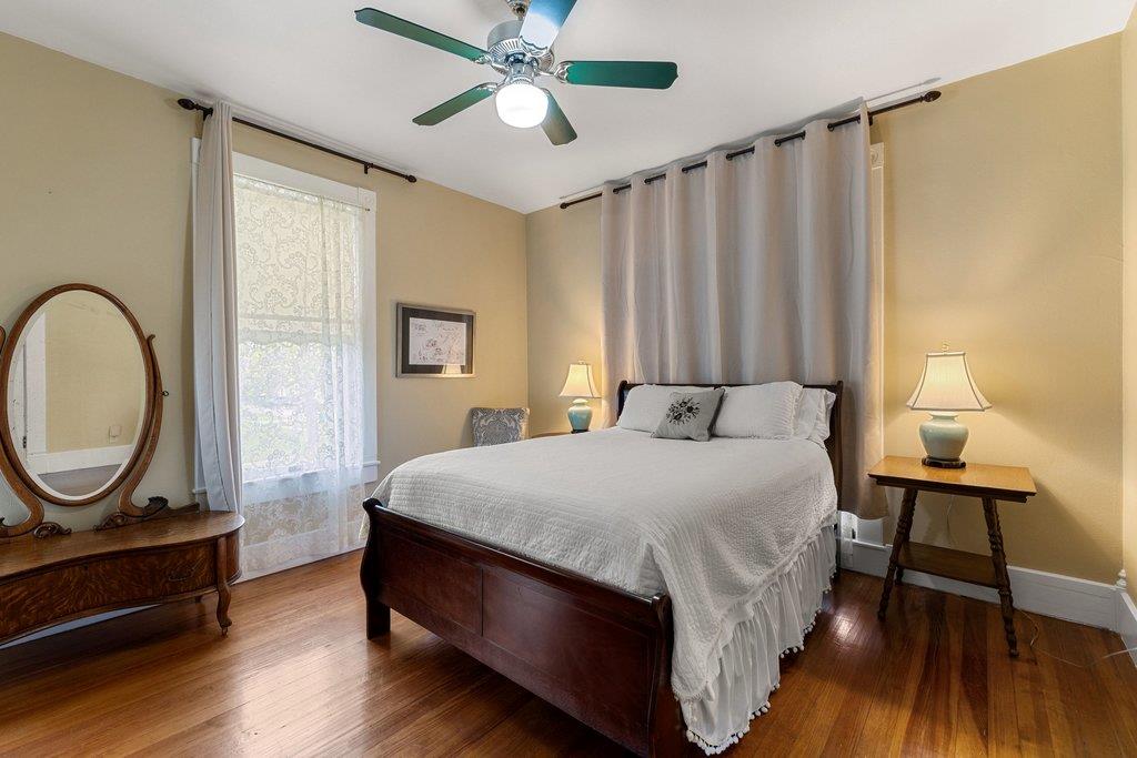 819 Hackberry St, Taylor, TX 76574