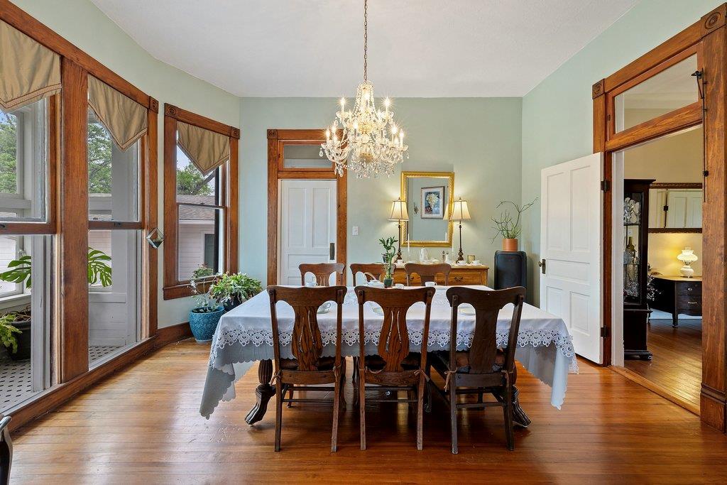 819 Hackberry St, Taylor, TX 76574