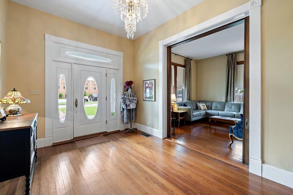 819 Hackberry St, Taylor, TX 76574