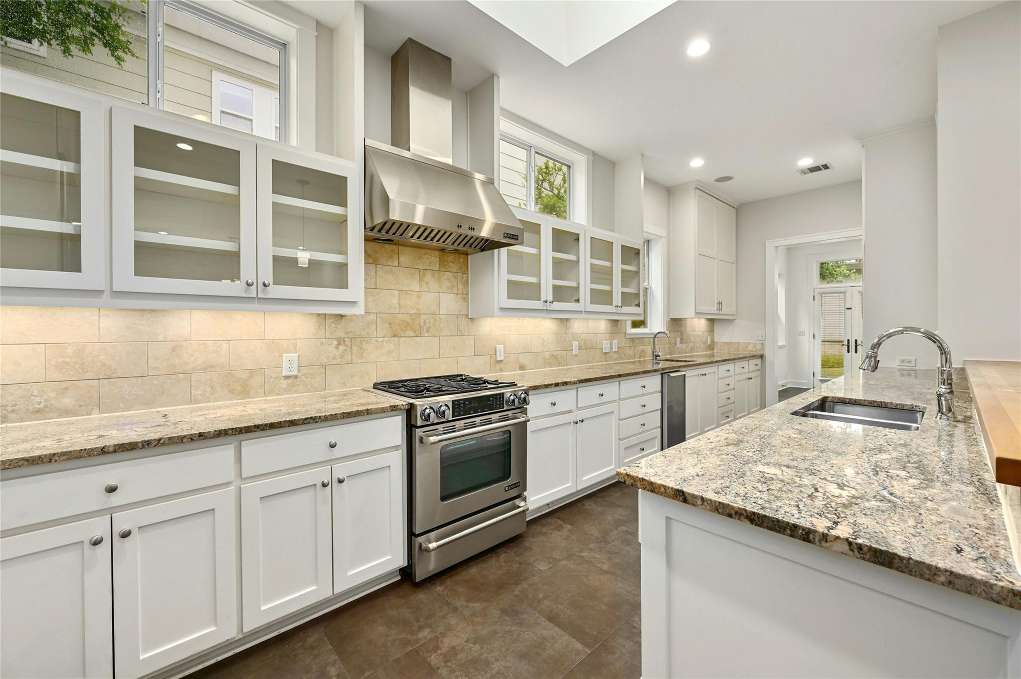 1205 Norwalk Ln # D, Austin, TX 78703