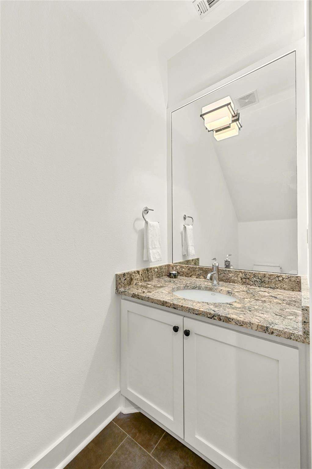 1205 Norwalk Ln # D, Austin, TX 78703