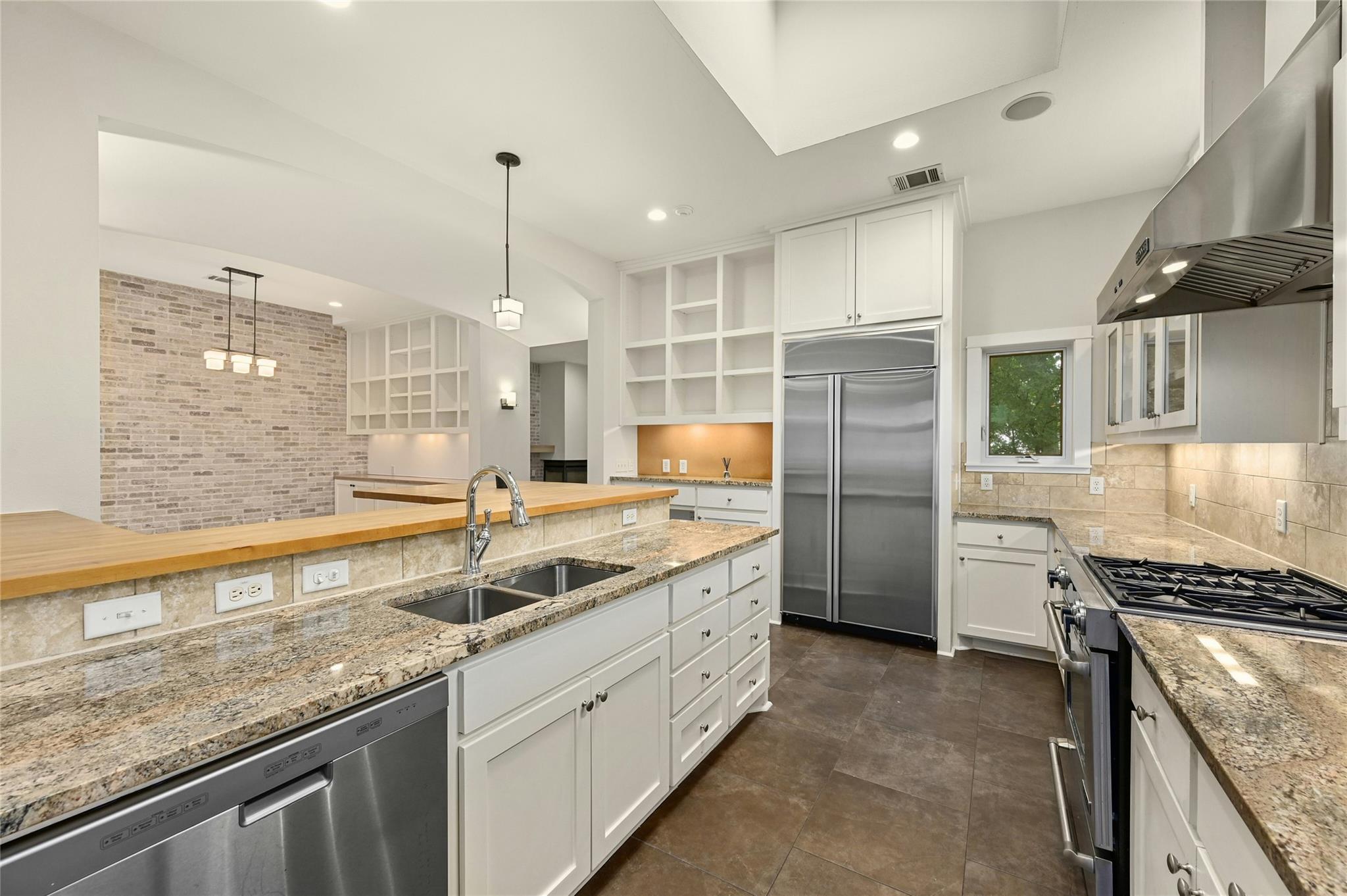 1205 Norwalk Ln # D, Austin, TX 78703