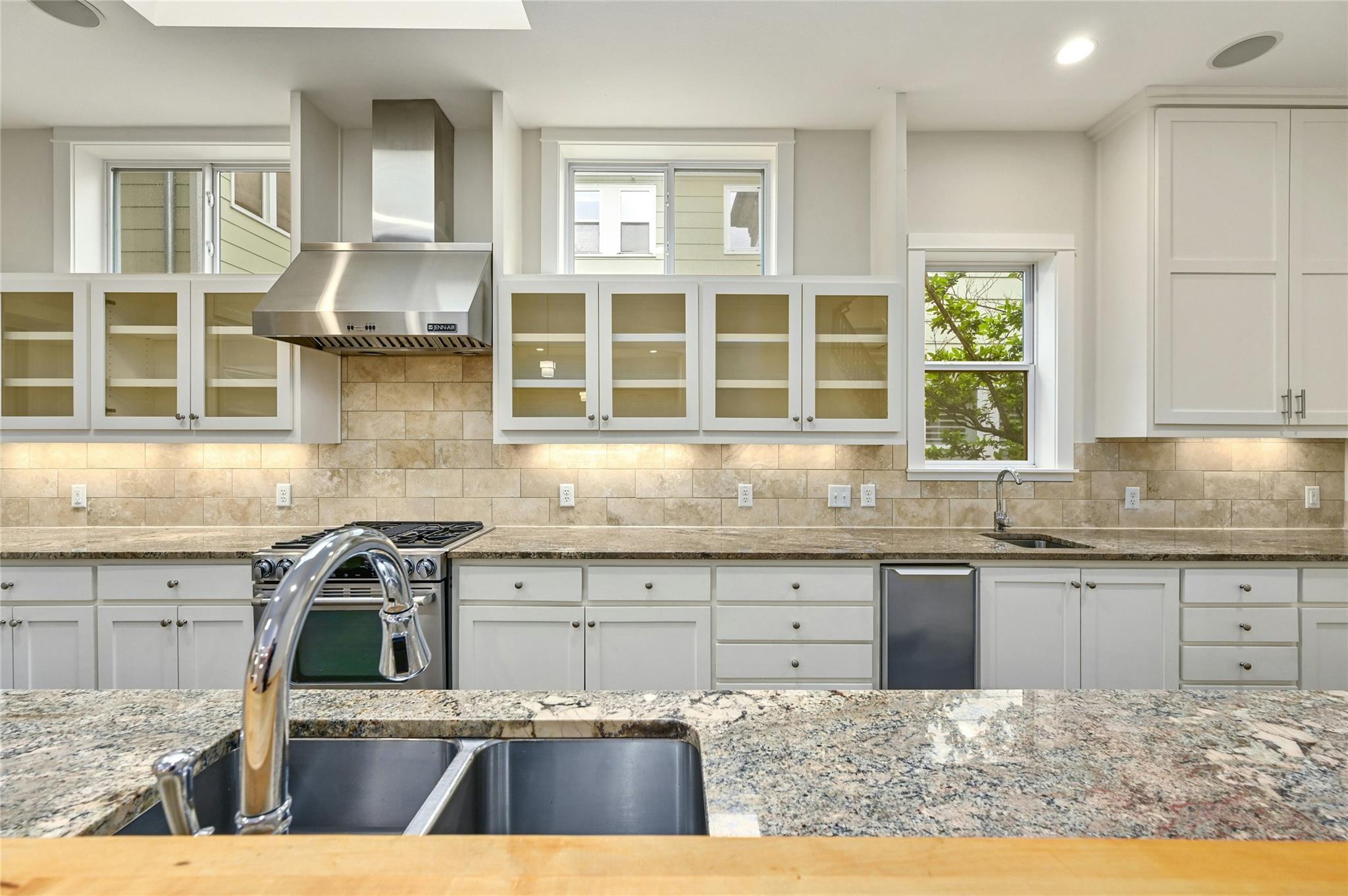 1205 Norwalk Ln # D, Austin, TX 78703