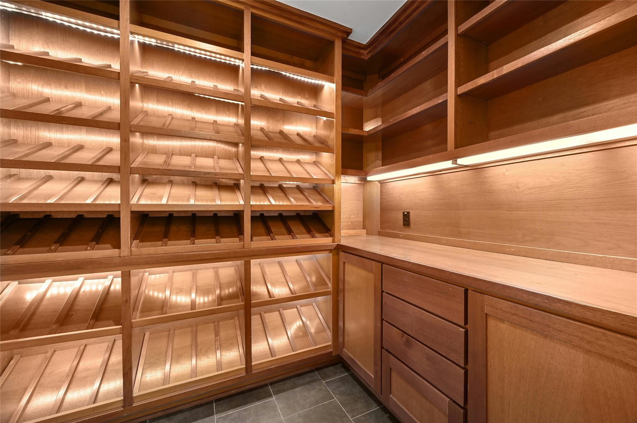 1205 Norwalk Ln # D, Austin, TX 78703