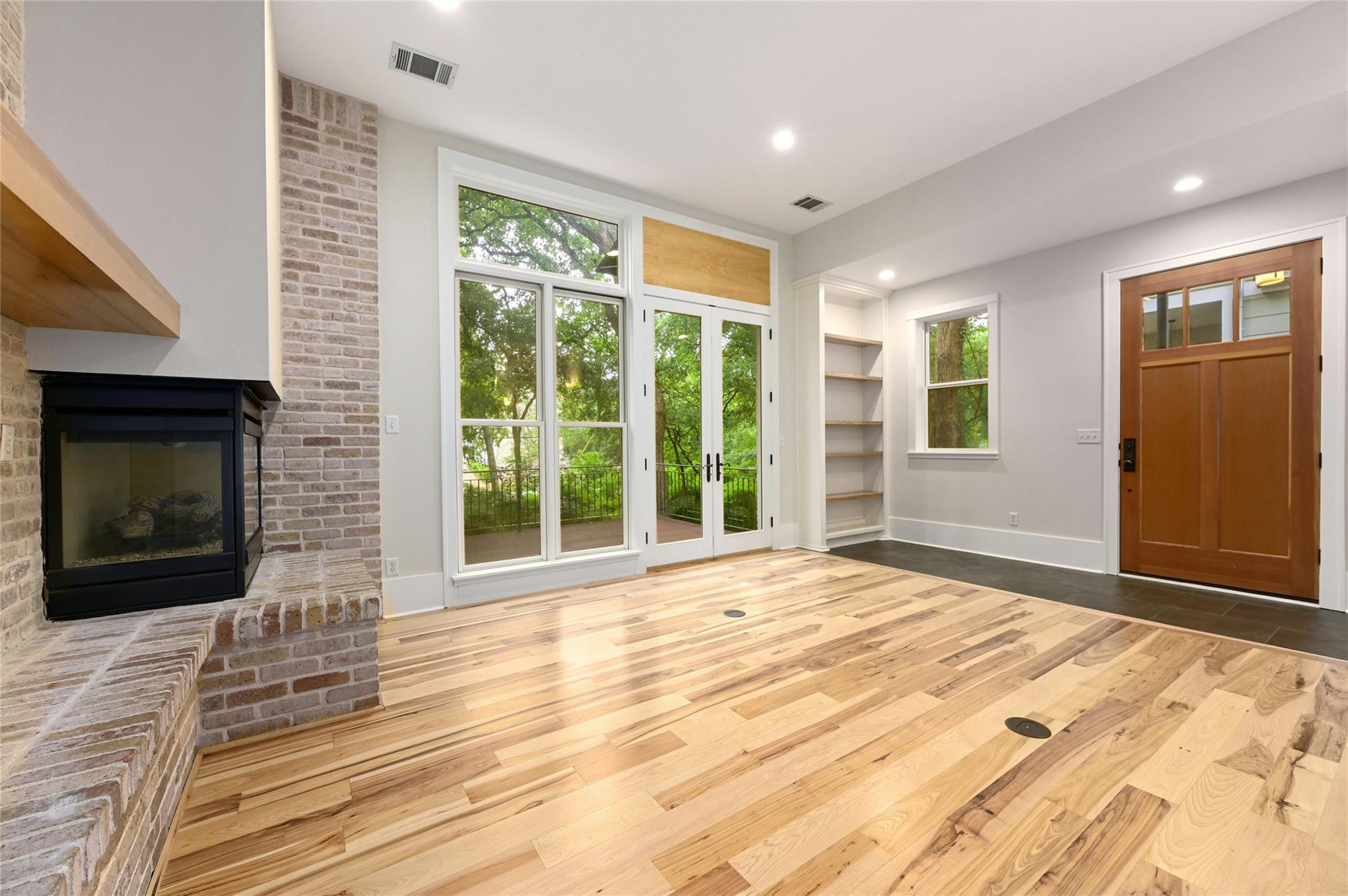 1205 Norwalk Ln # D, Austin, TX 78703