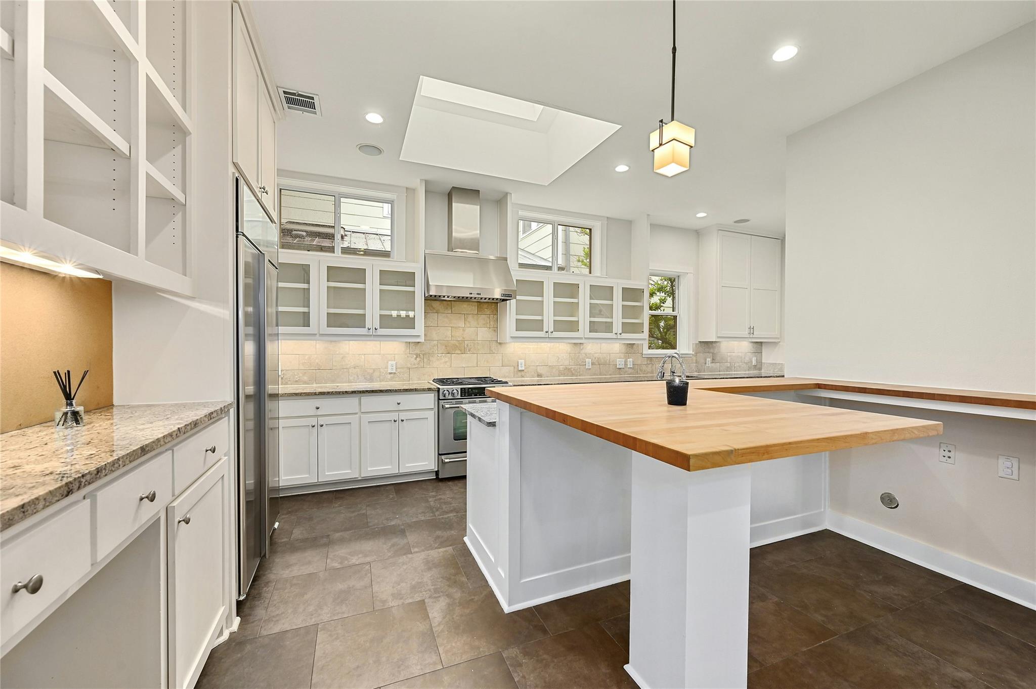 1205 Norwalk Ln # D, Austin, TX 78703