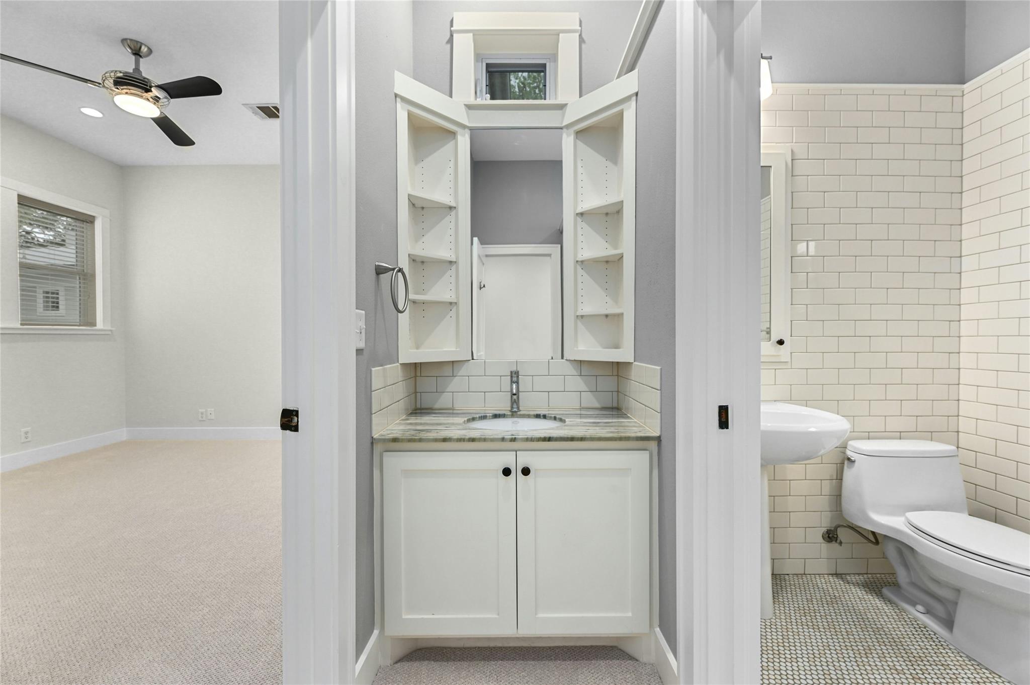 1205 Norwalk Ln # D, Austin, TX 78703