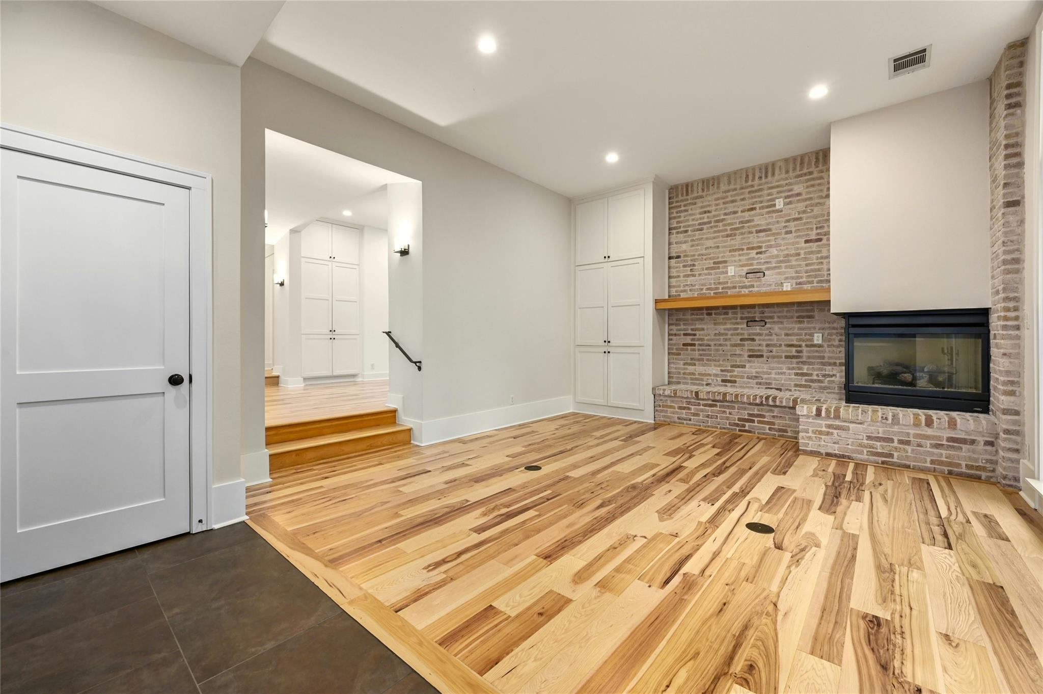 1205 Norwalk Ln # D, Austin, TX 78703