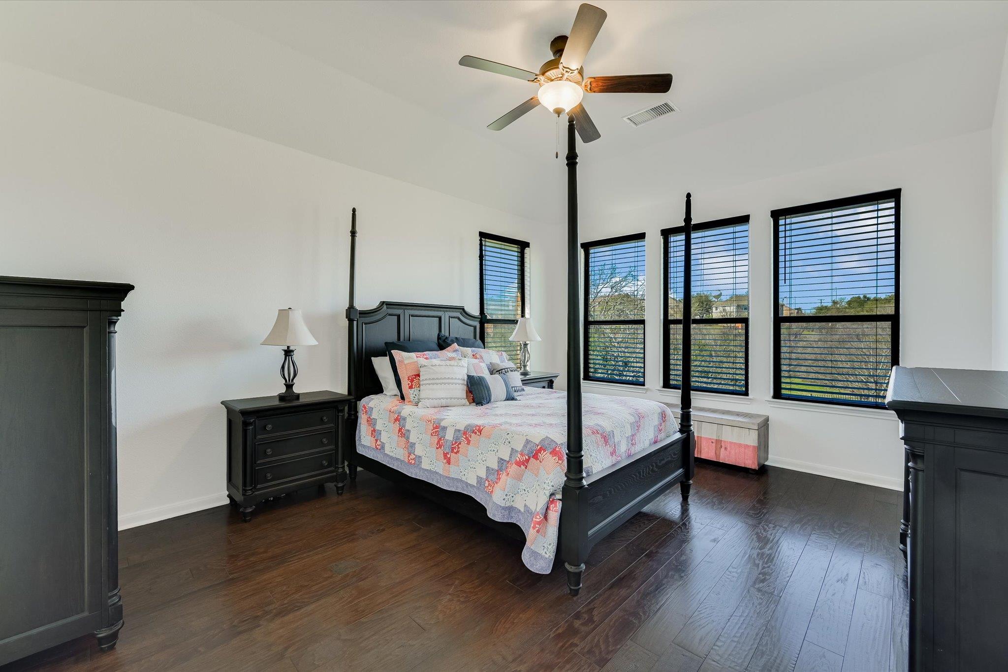 128 W Adelanta Pl, Round Rock, TX 78681