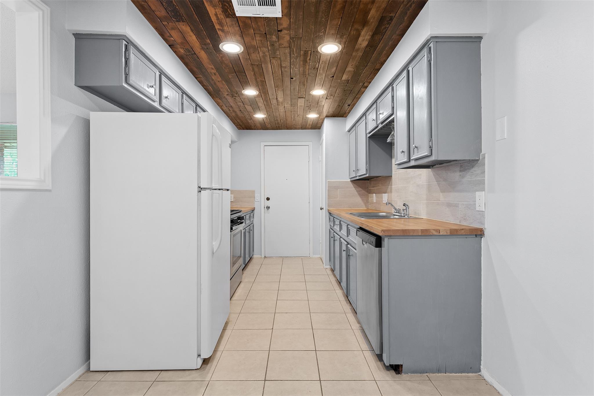 618 Rollingway Dr # B, Round Rock, TX 78681