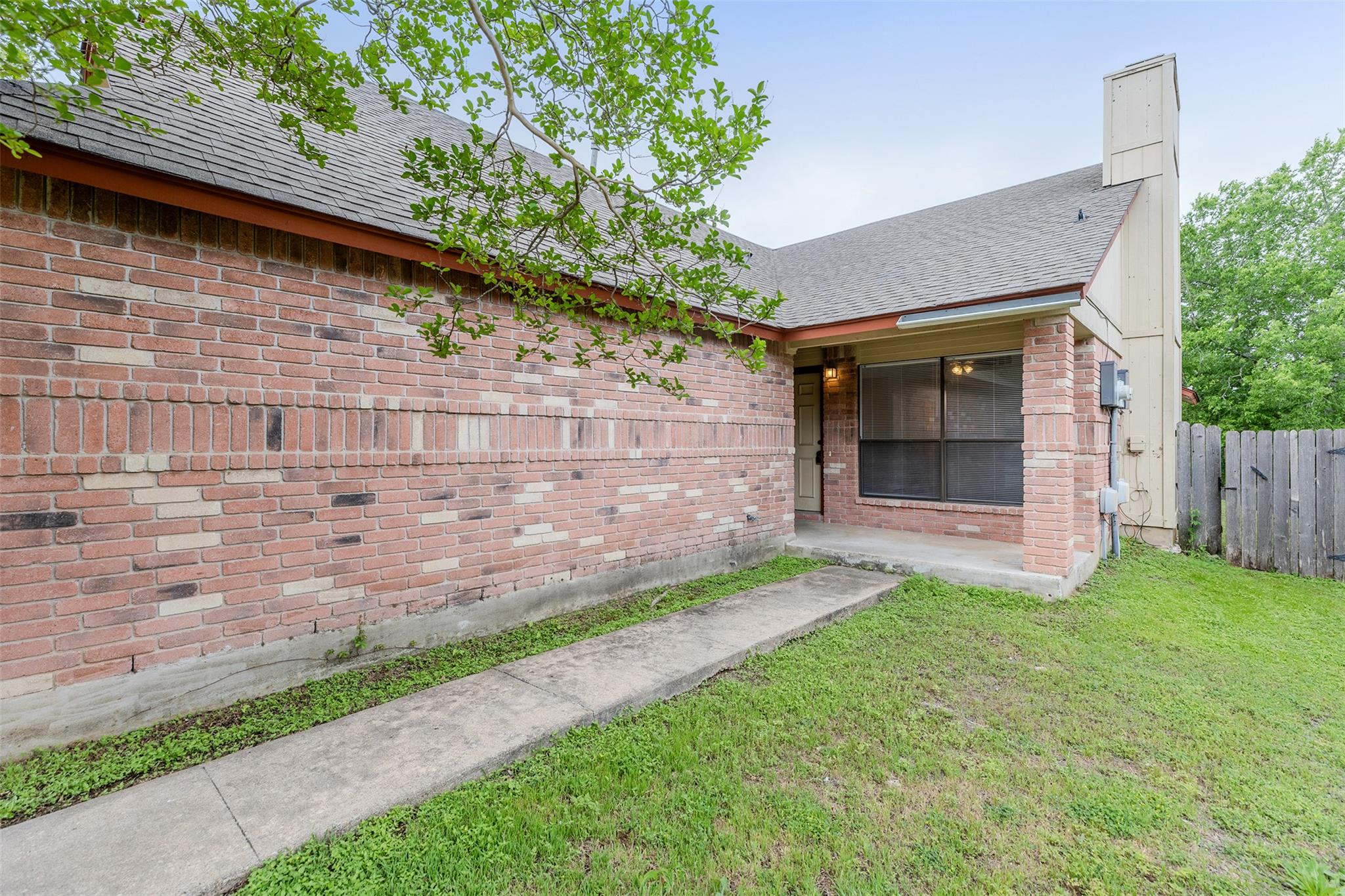618 Rollingway Dr # B, Round Rock, TX 78681