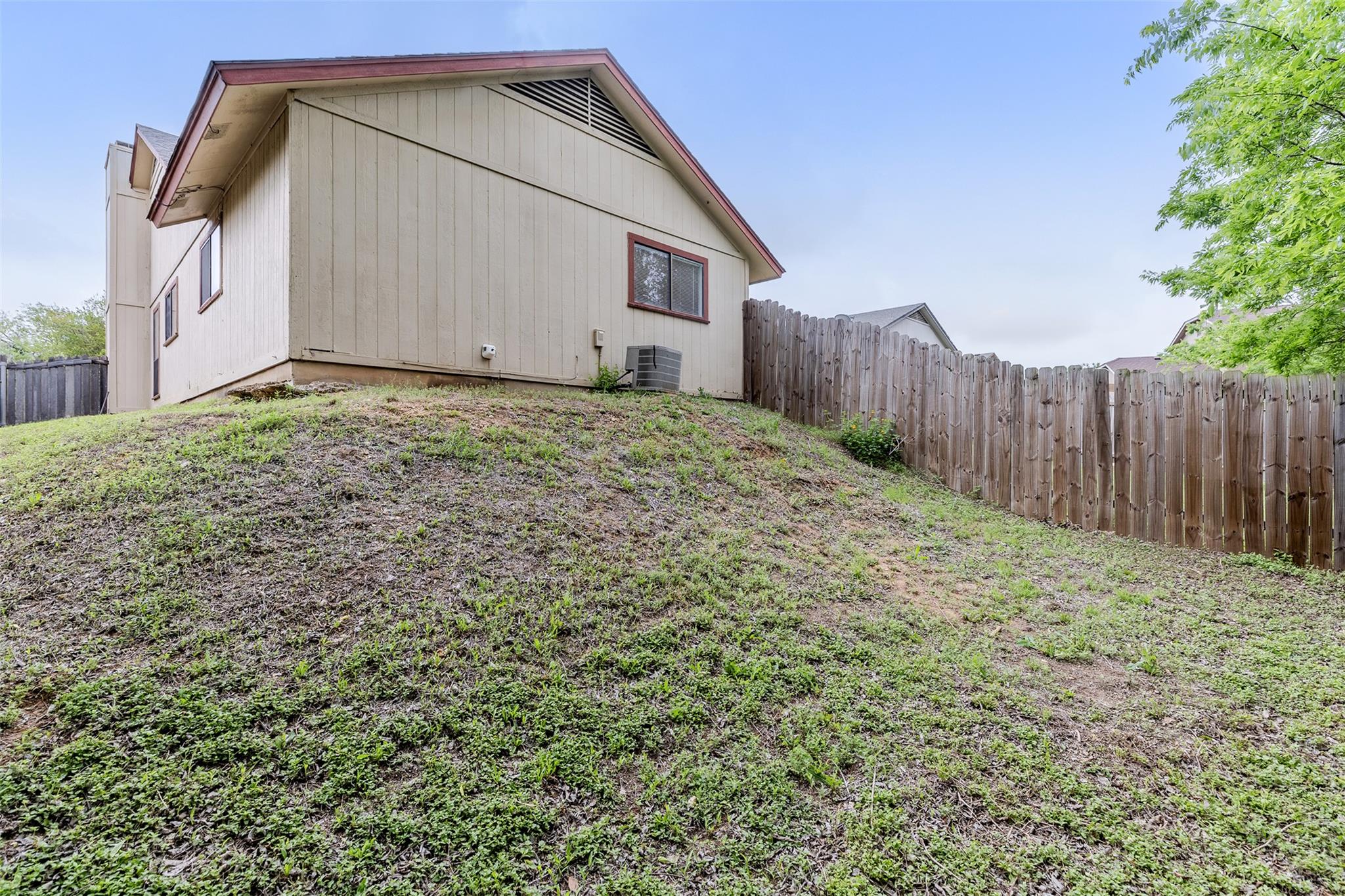 618 Rollingway Dr # B, Round Rock, TX 78681