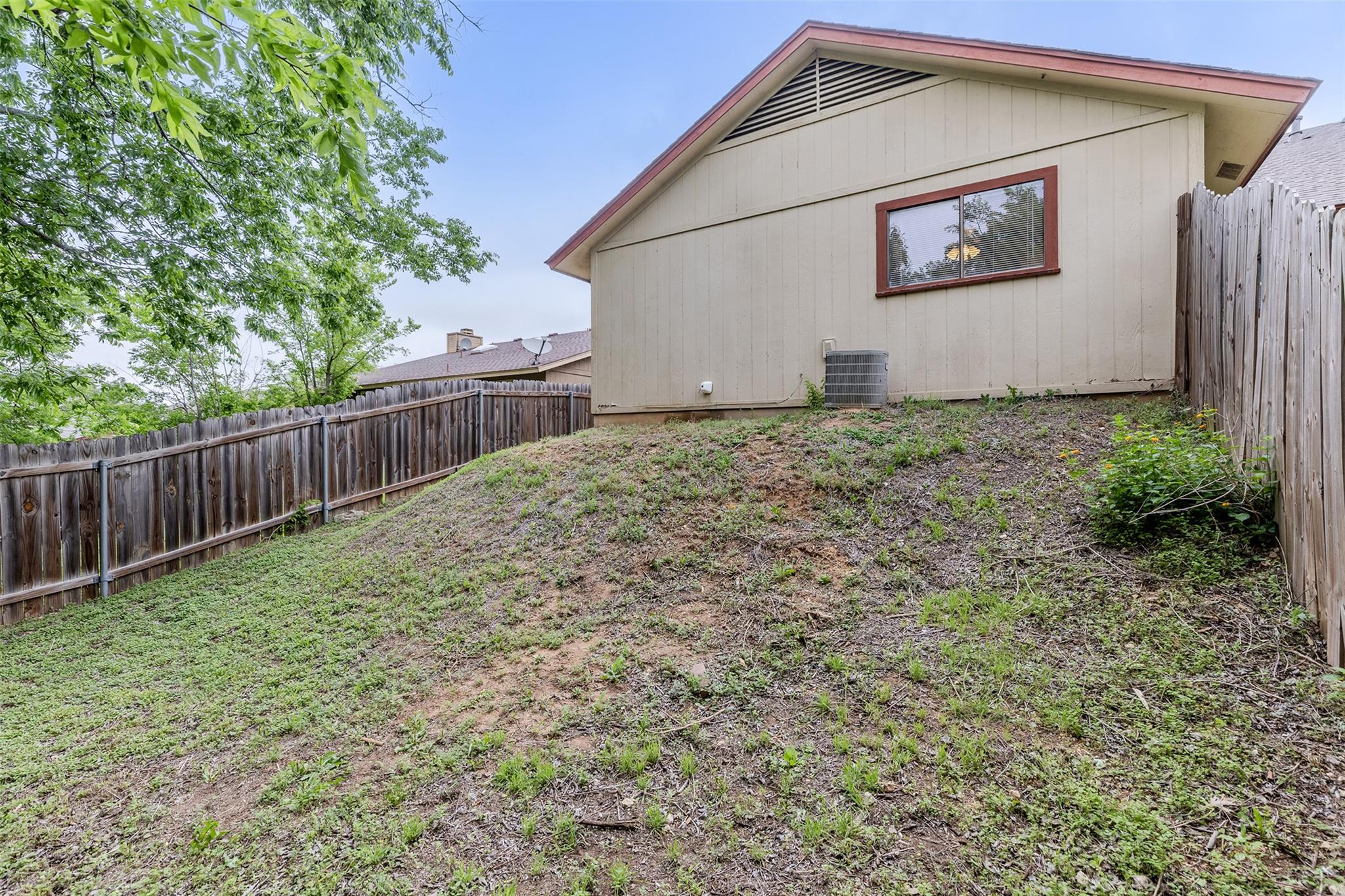 618 Rollingway Dr # B, Round Rock, TX 78681