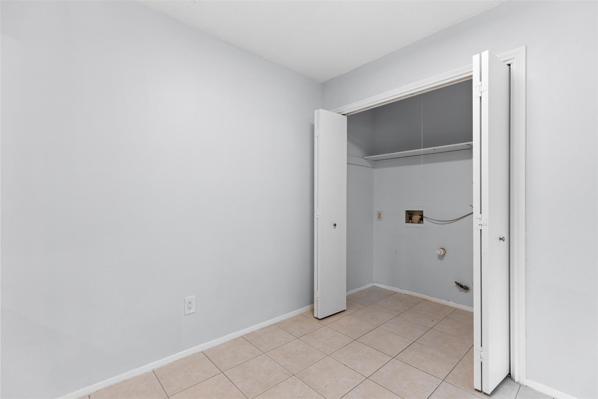 618 Rollingway Dr # B, Round Rock, TX 78681