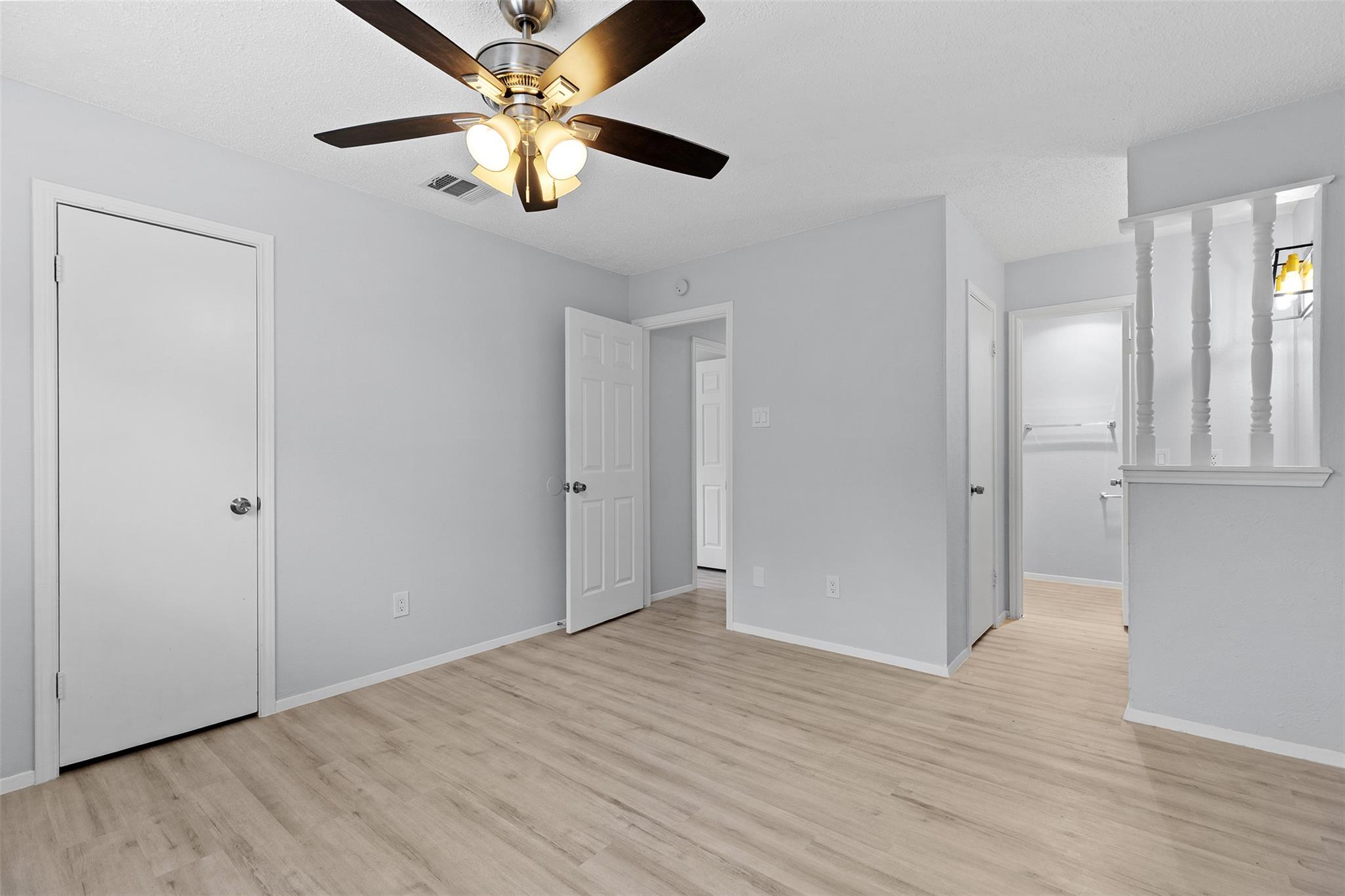 618 Rollingway Dr # B, Round Rock, TX 78681