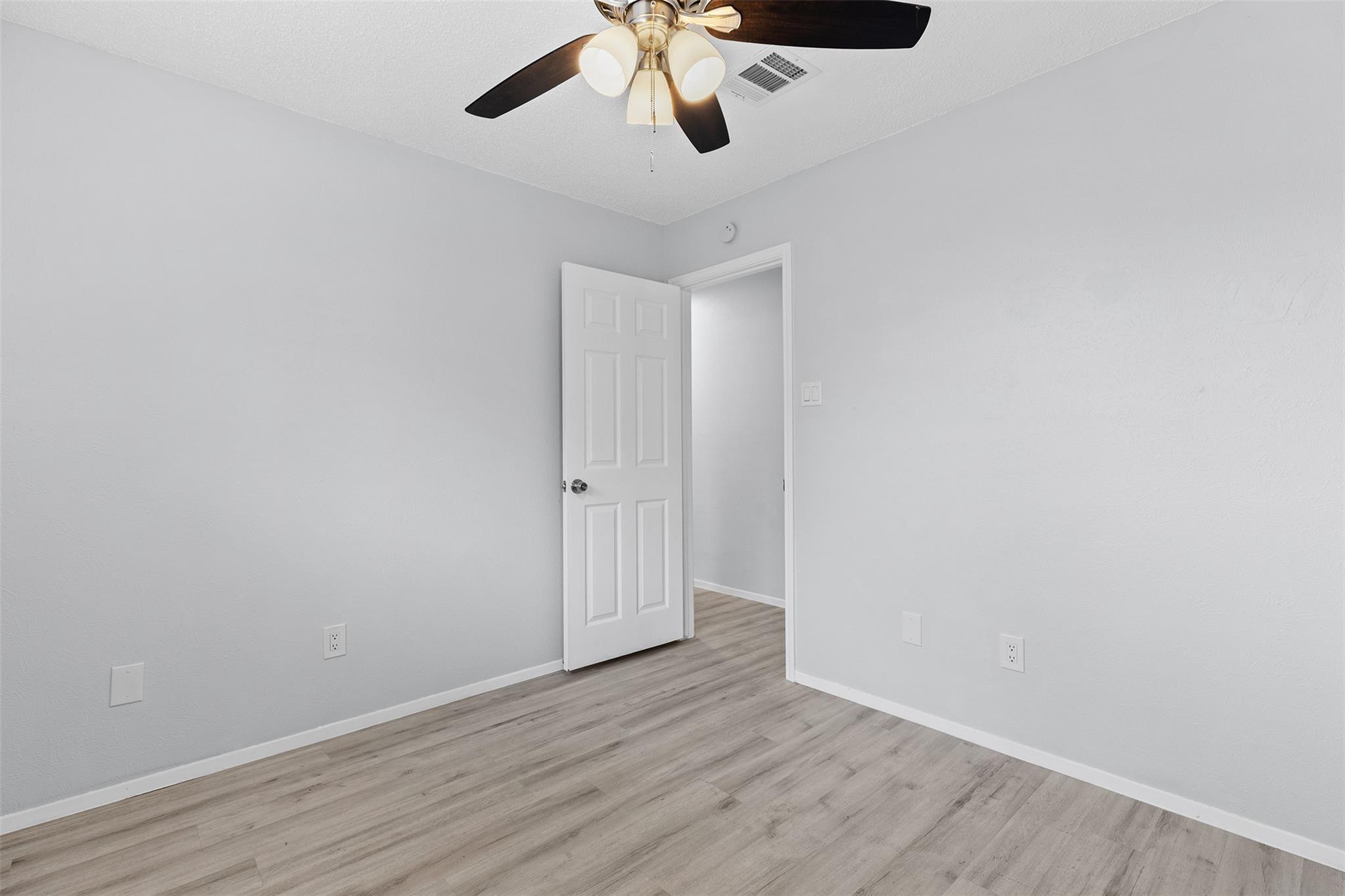 618 Rollingway Dr # B, Round Rock, TX 78681