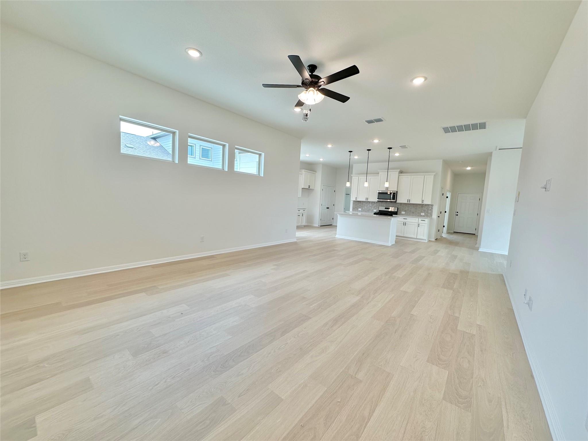 436 Treadwell Ln, Kyle, TX 78640