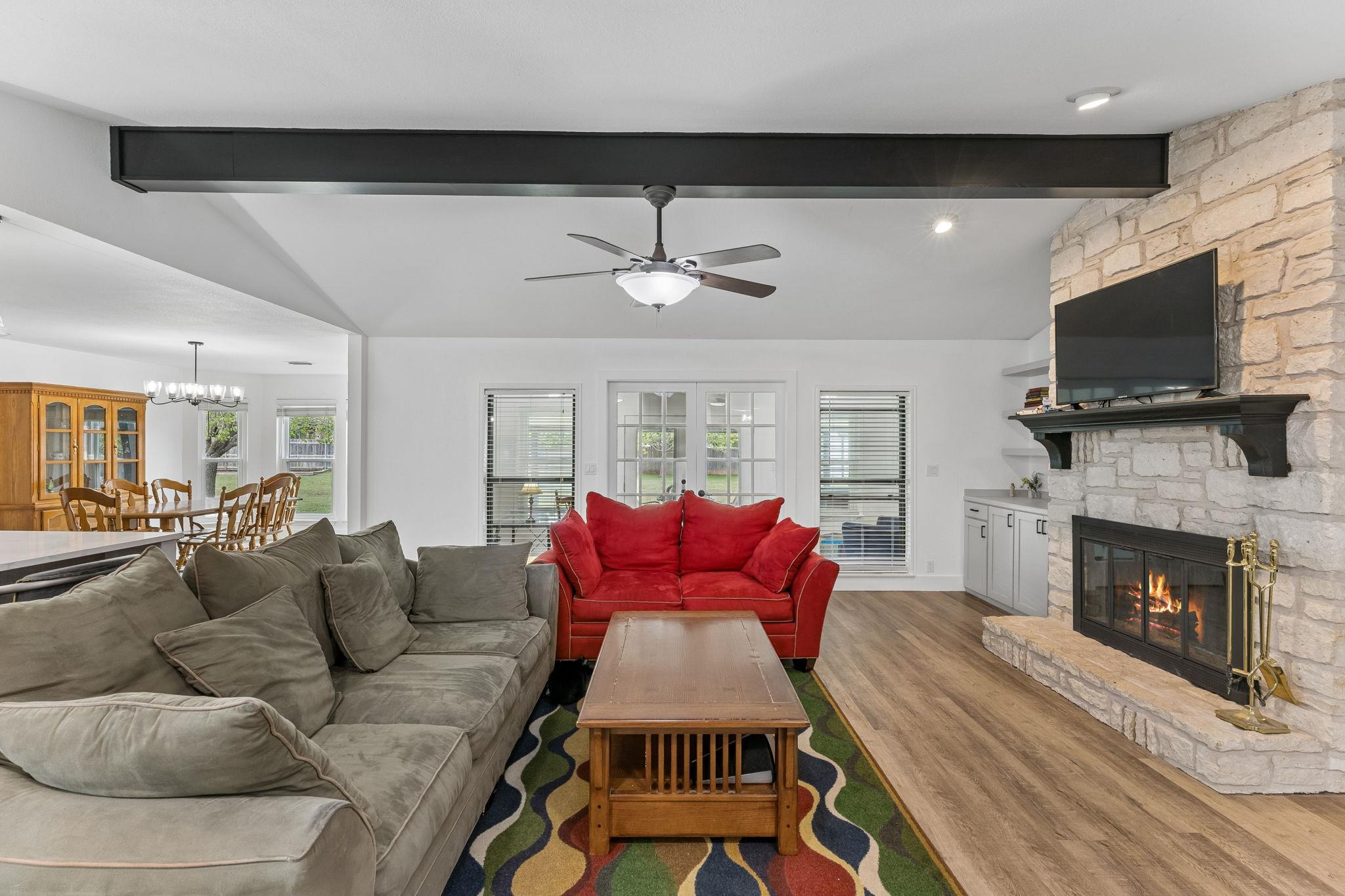 114 Cedar Dr, Mountain City, TX 78610