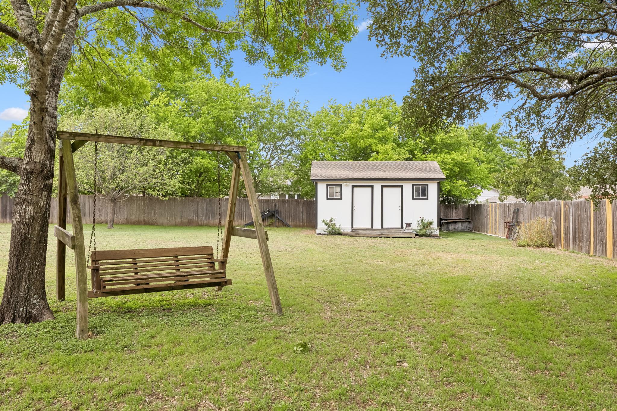 114 Cedar Dr, Mountain City, TX 78610